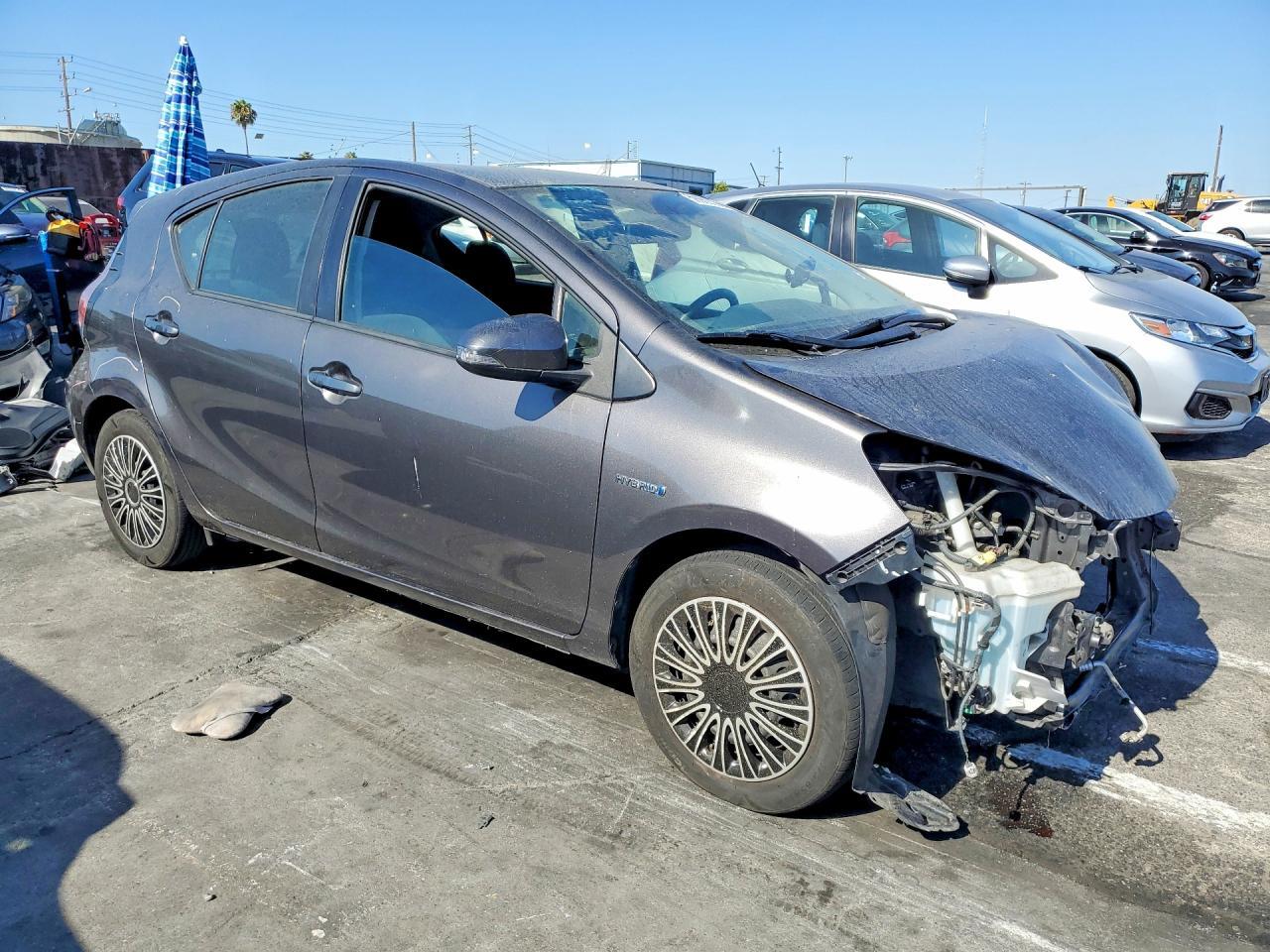 2016 Toyota Prius, Two