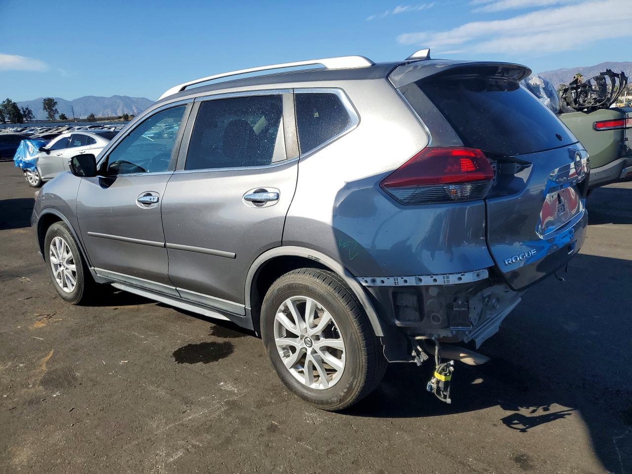 2020 Nissan Rogue, SV