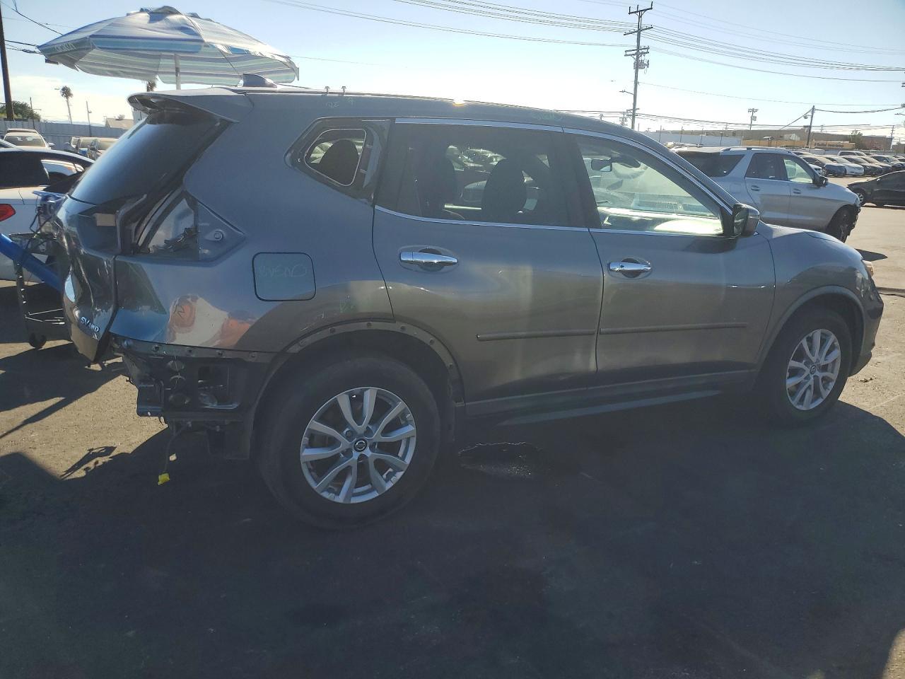 2020 Nissan Rogue, SV