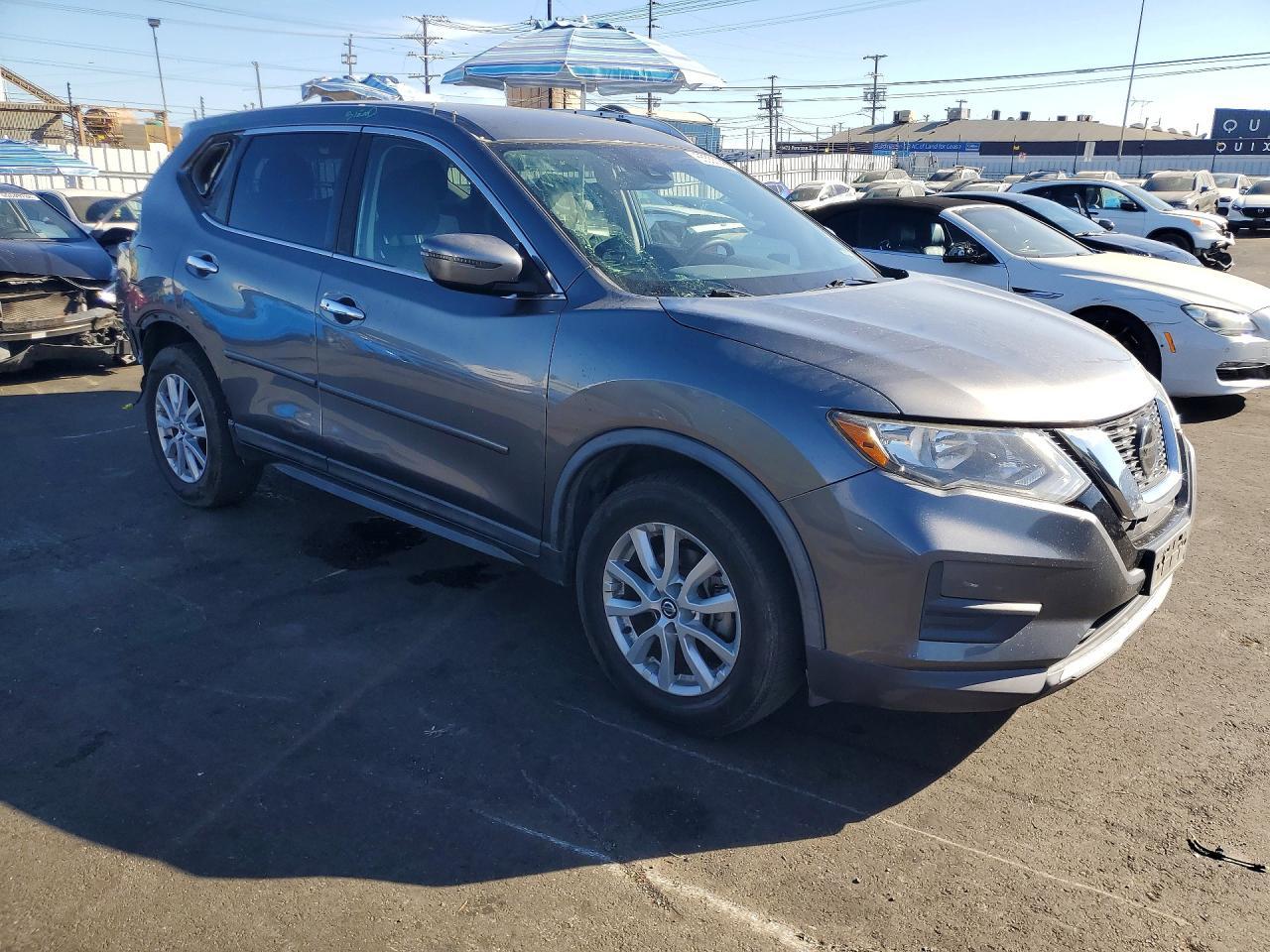 2020 Nissan Rogue, SV