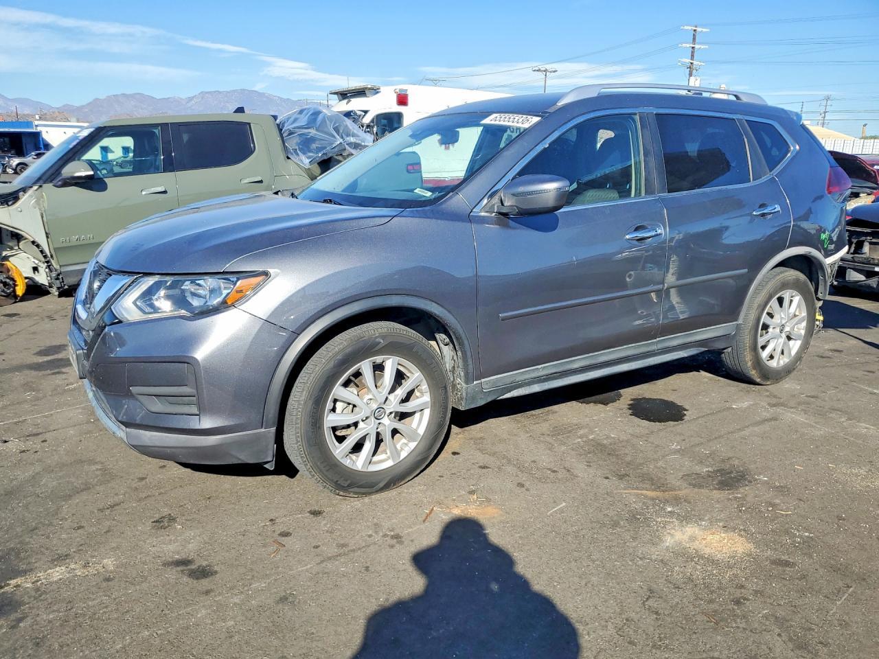 2020 Nissan Rogue, SV