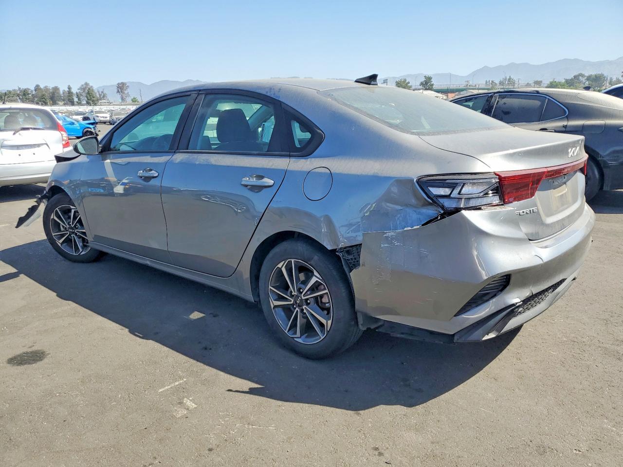 2022 KIA Forte, Lxs