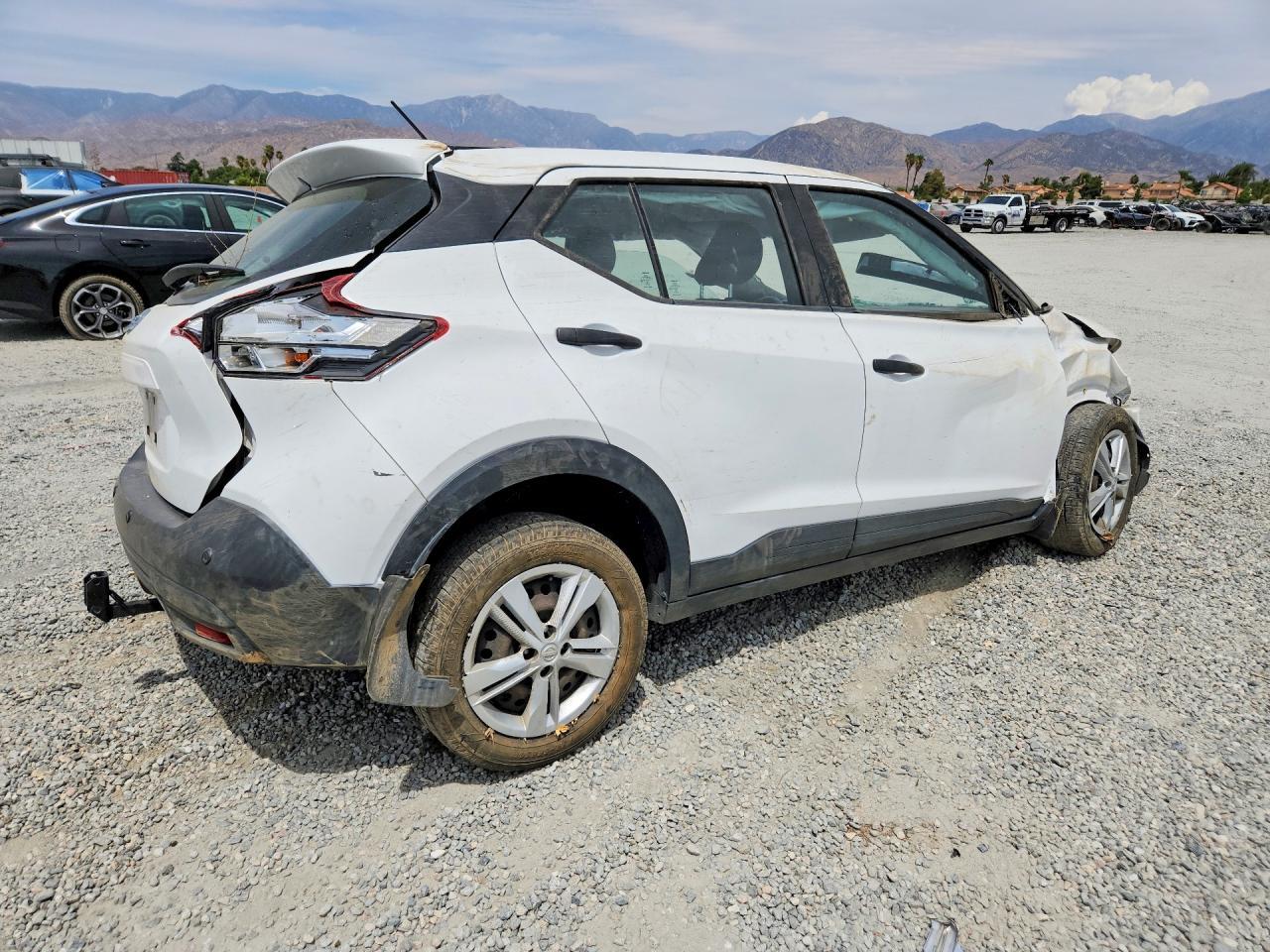 2020 Nissan Kicks, S