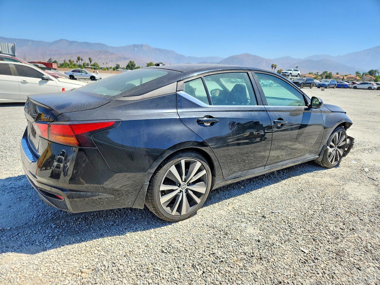 2020 Nissan Altima, SR