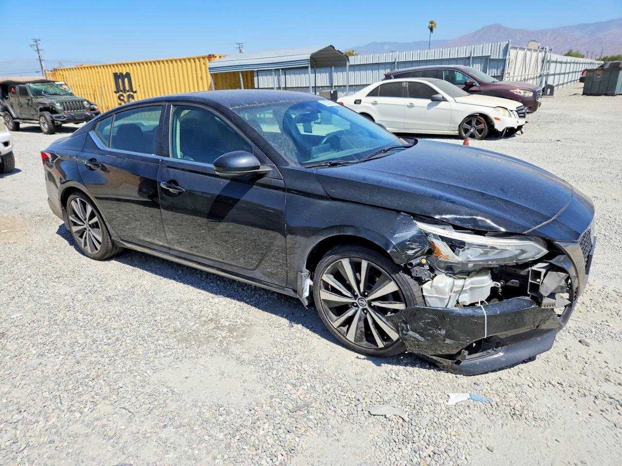 2020 Nissan Altima, SR