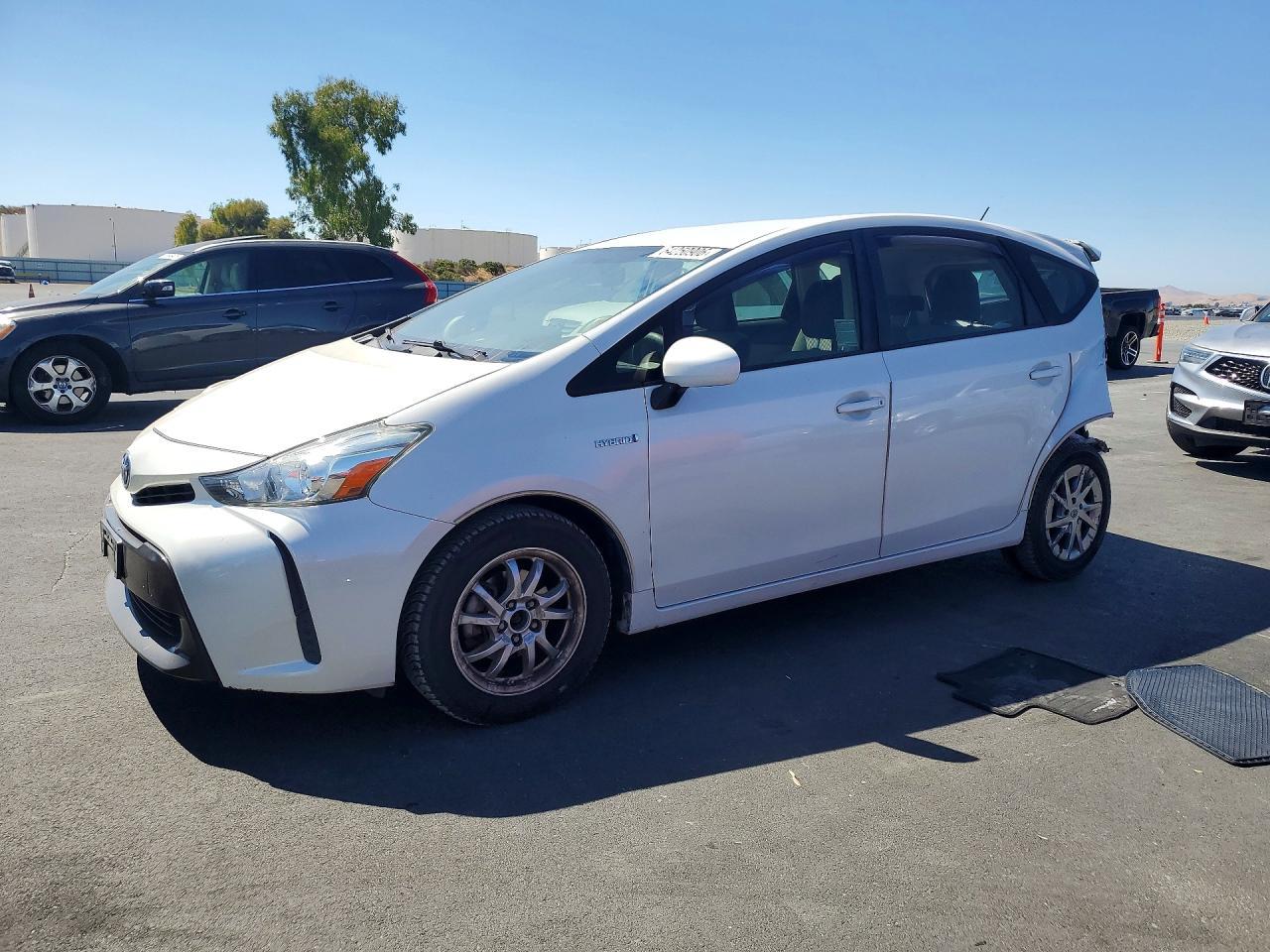 2015 Toyota Prius, Two