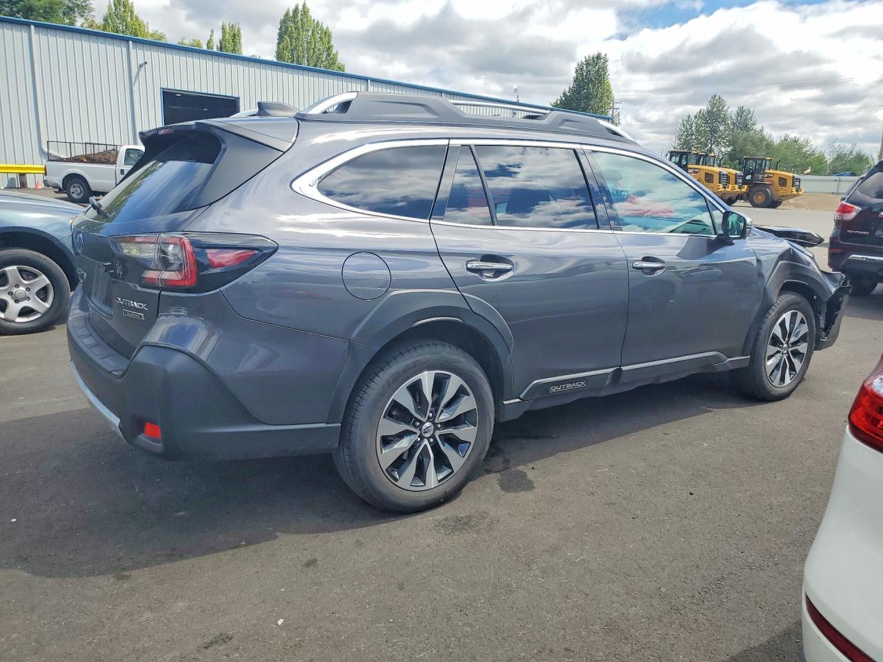 2023 Subaru Outback, Touring