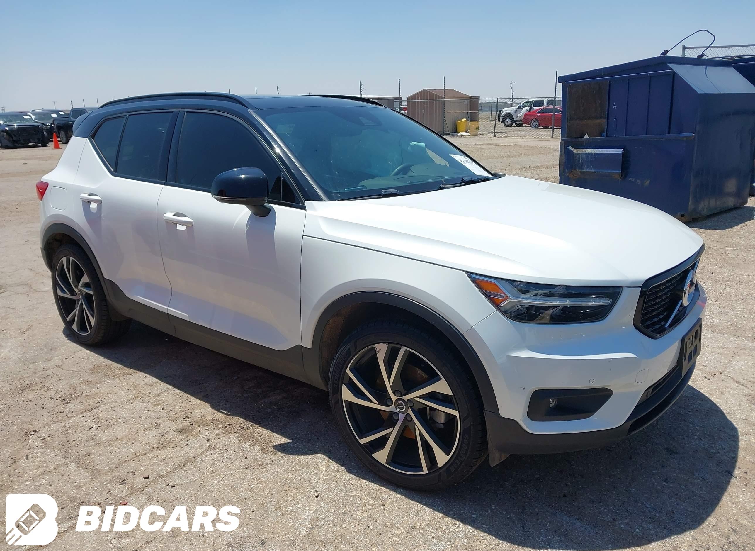 2022 Volvo XC40, T4 R-Design