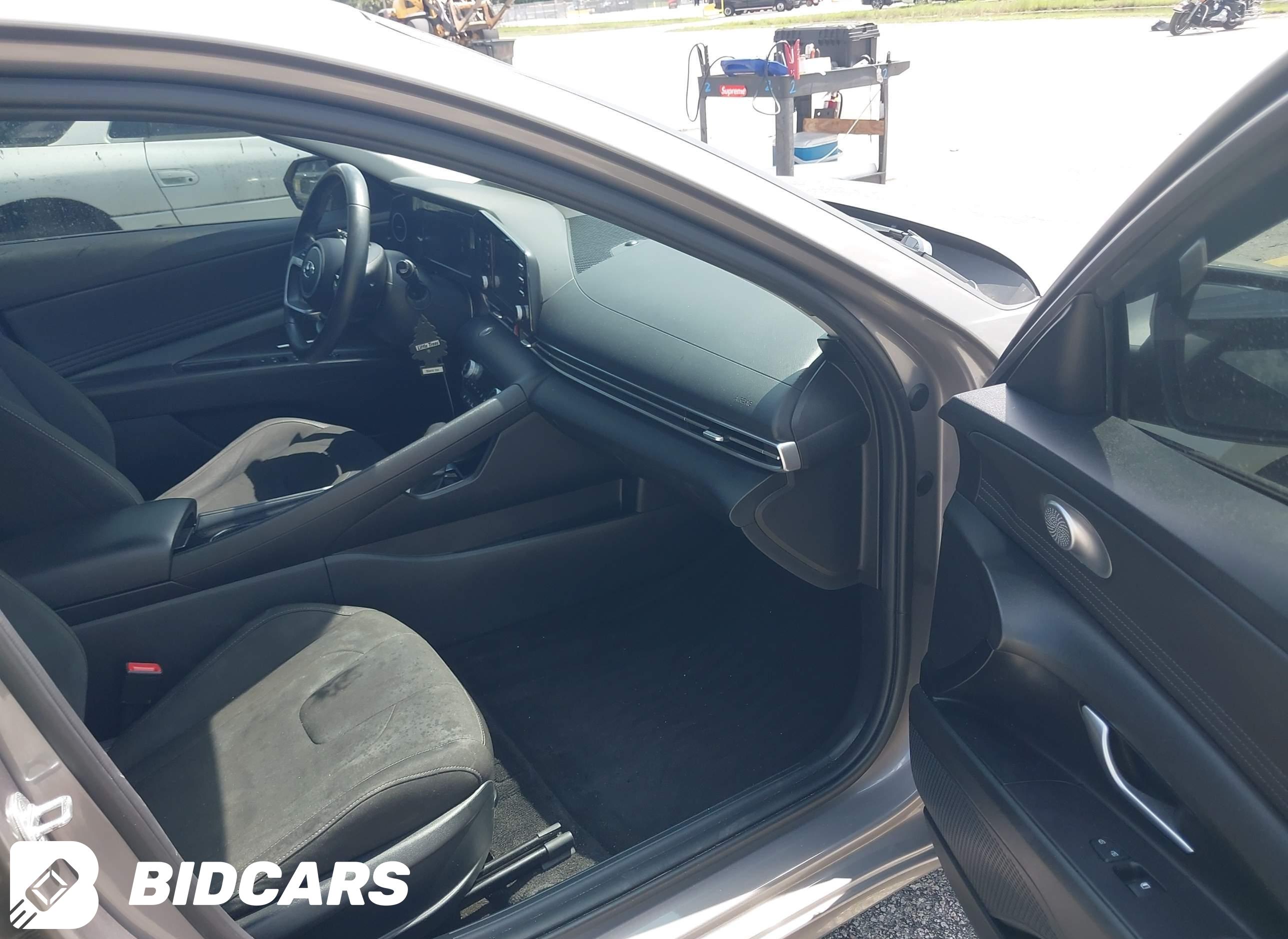 2022 Hyundai Elantra, Sel