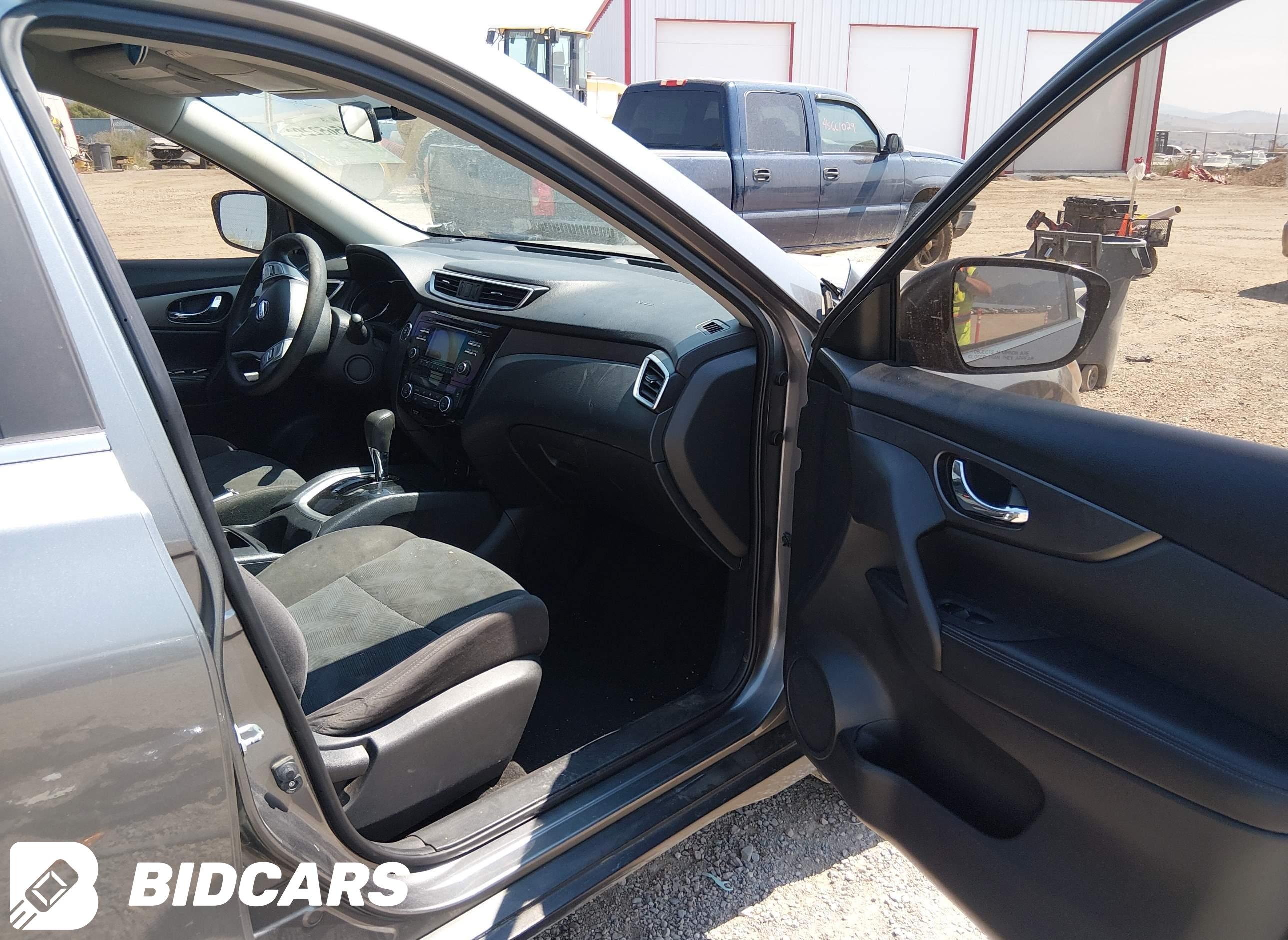 2016 Nissan Rogue, SV