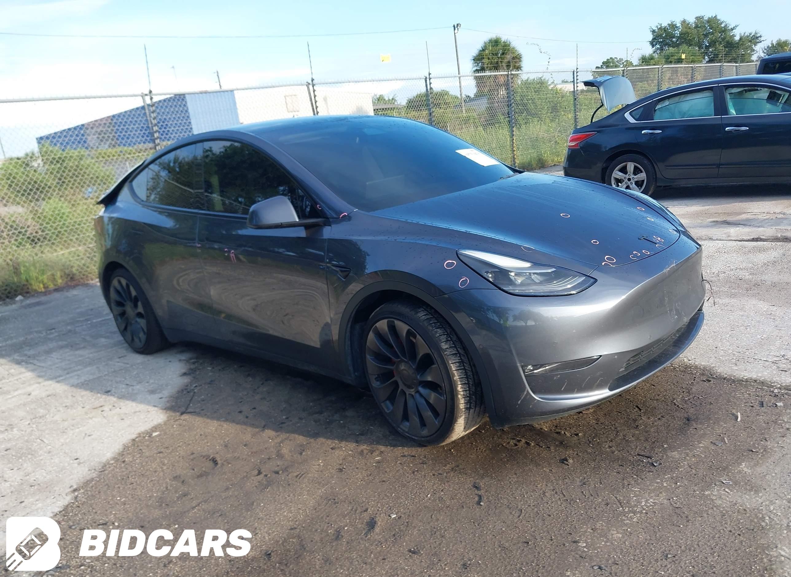 2022 Tesla Model Y, Performan...