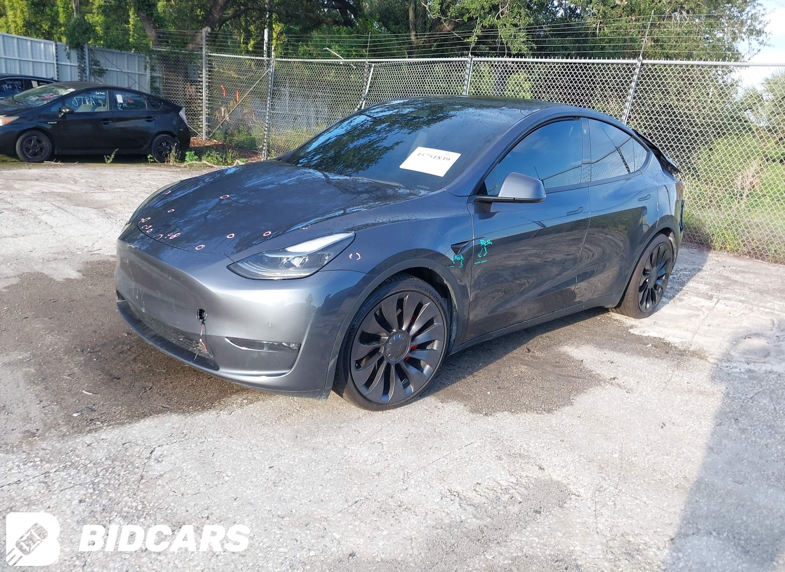 2022 Tesla Model Y, Performan...