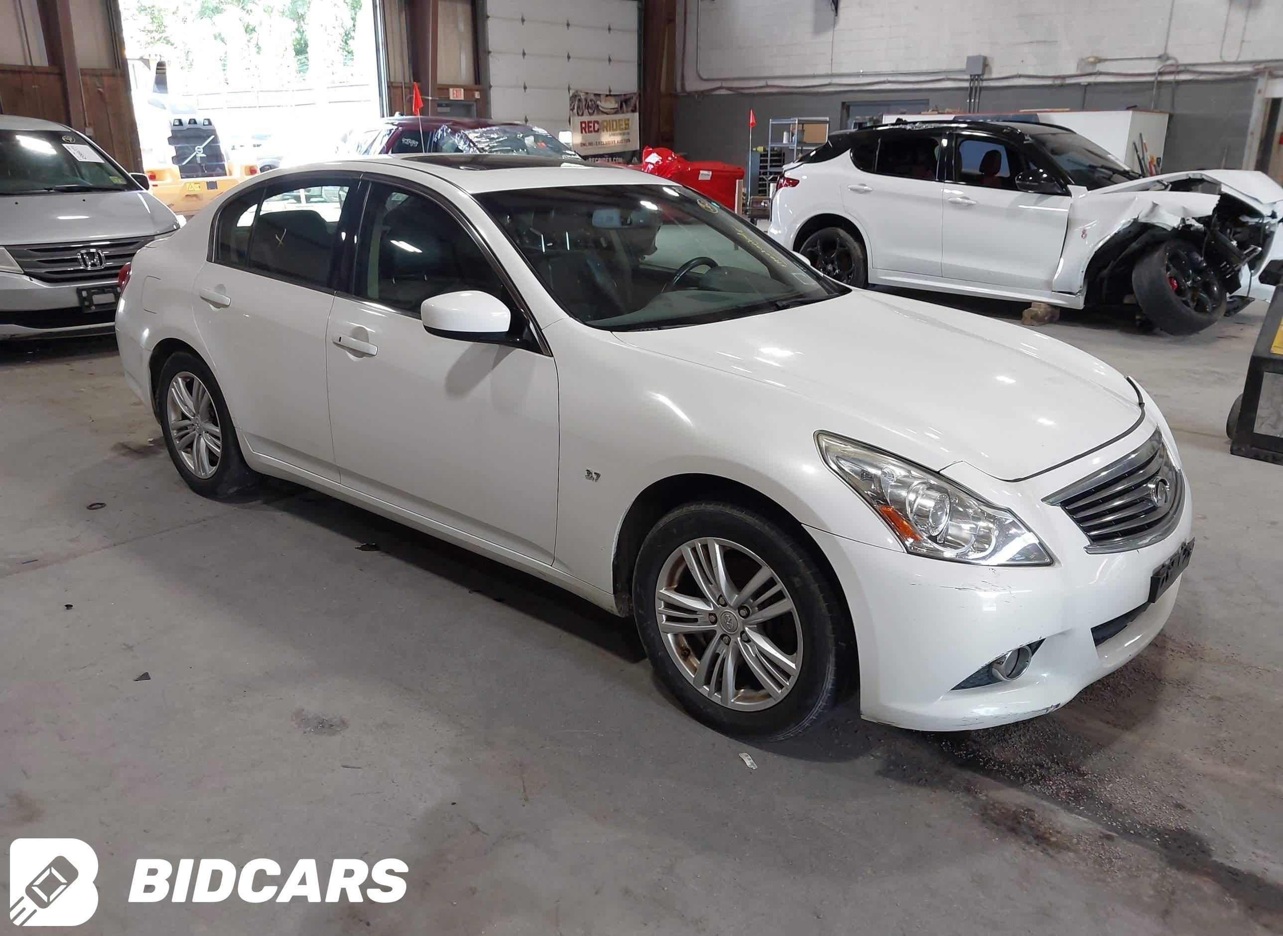 2015 Infiniti Q40