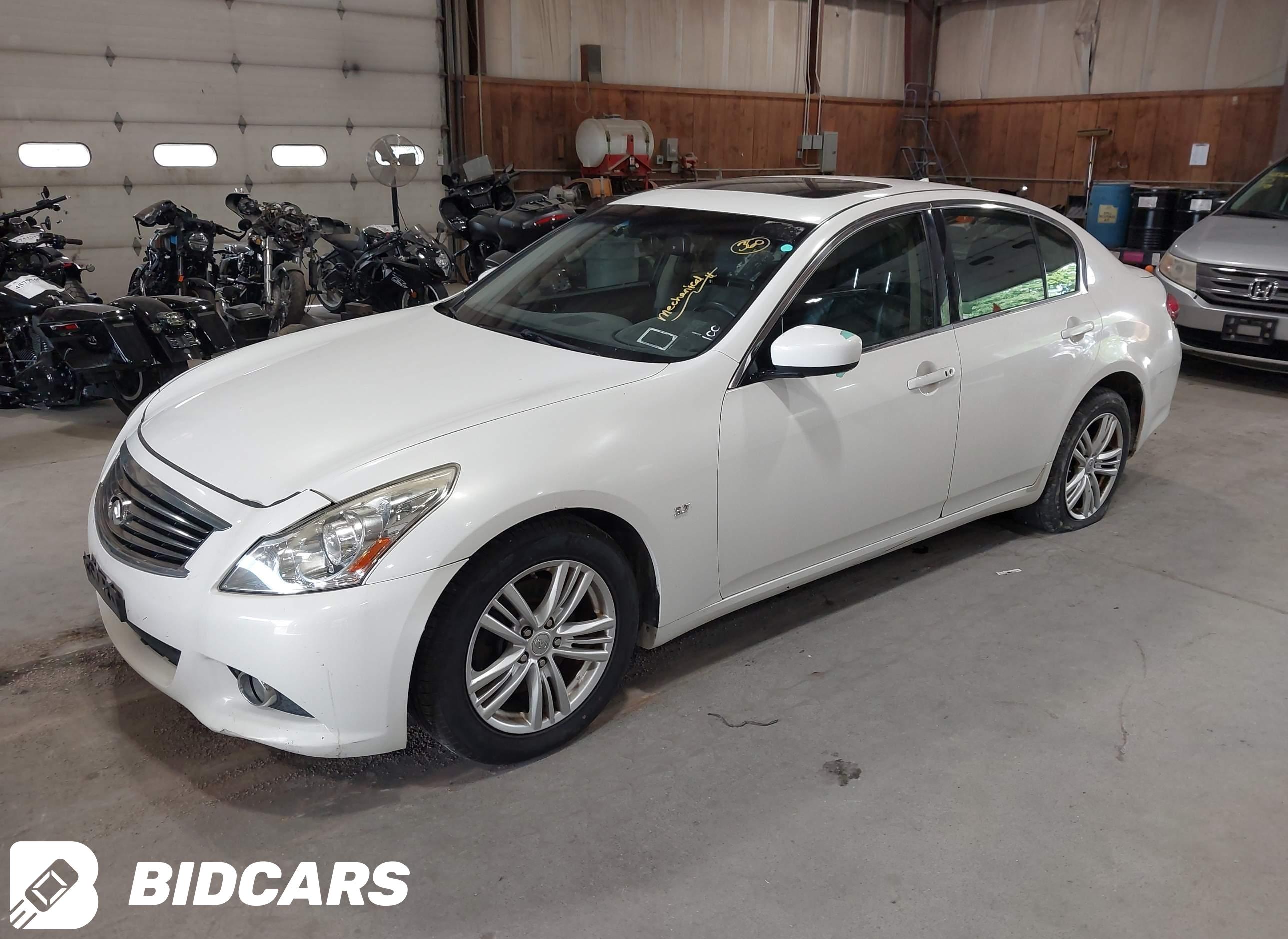 2015 Infiniti Q40