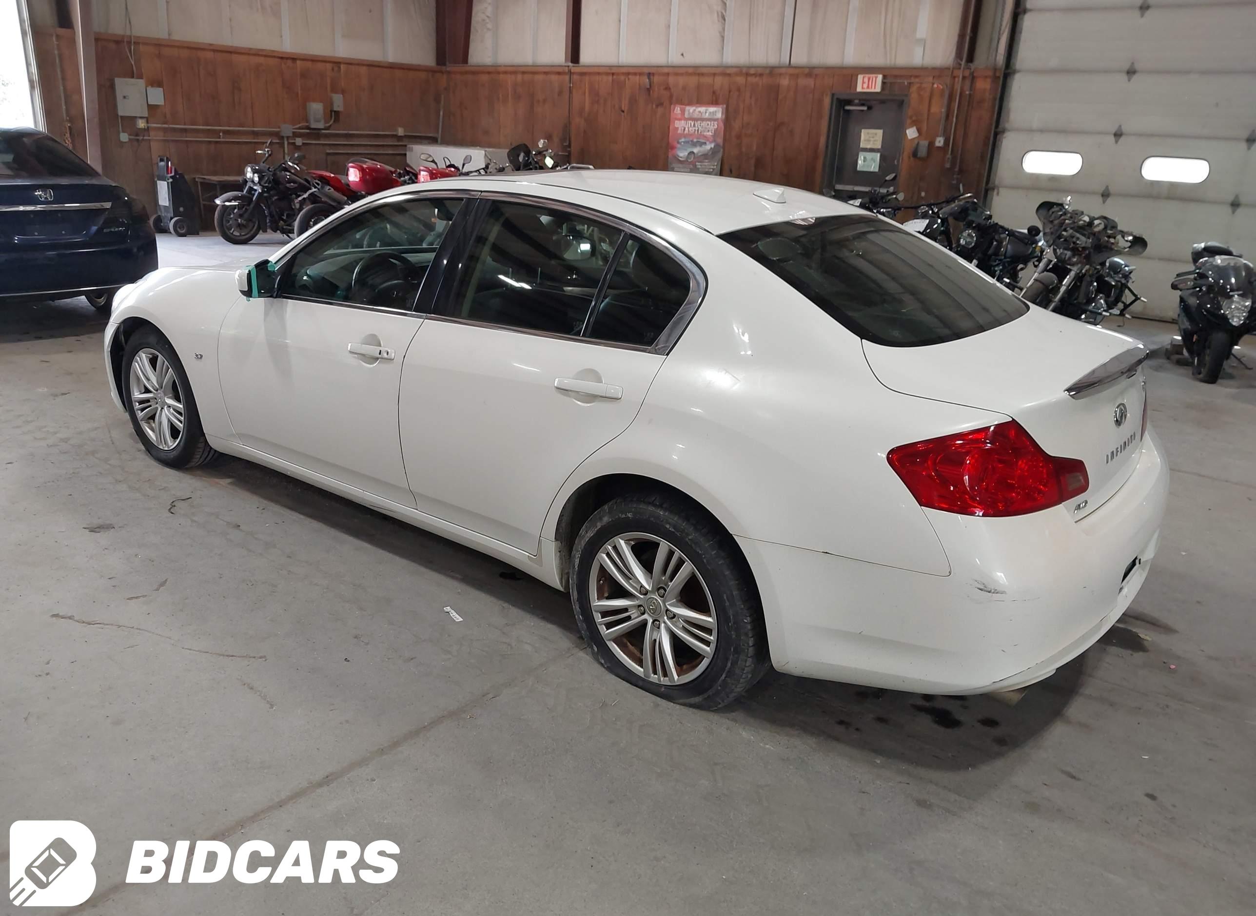 2015 Infiniti Q40