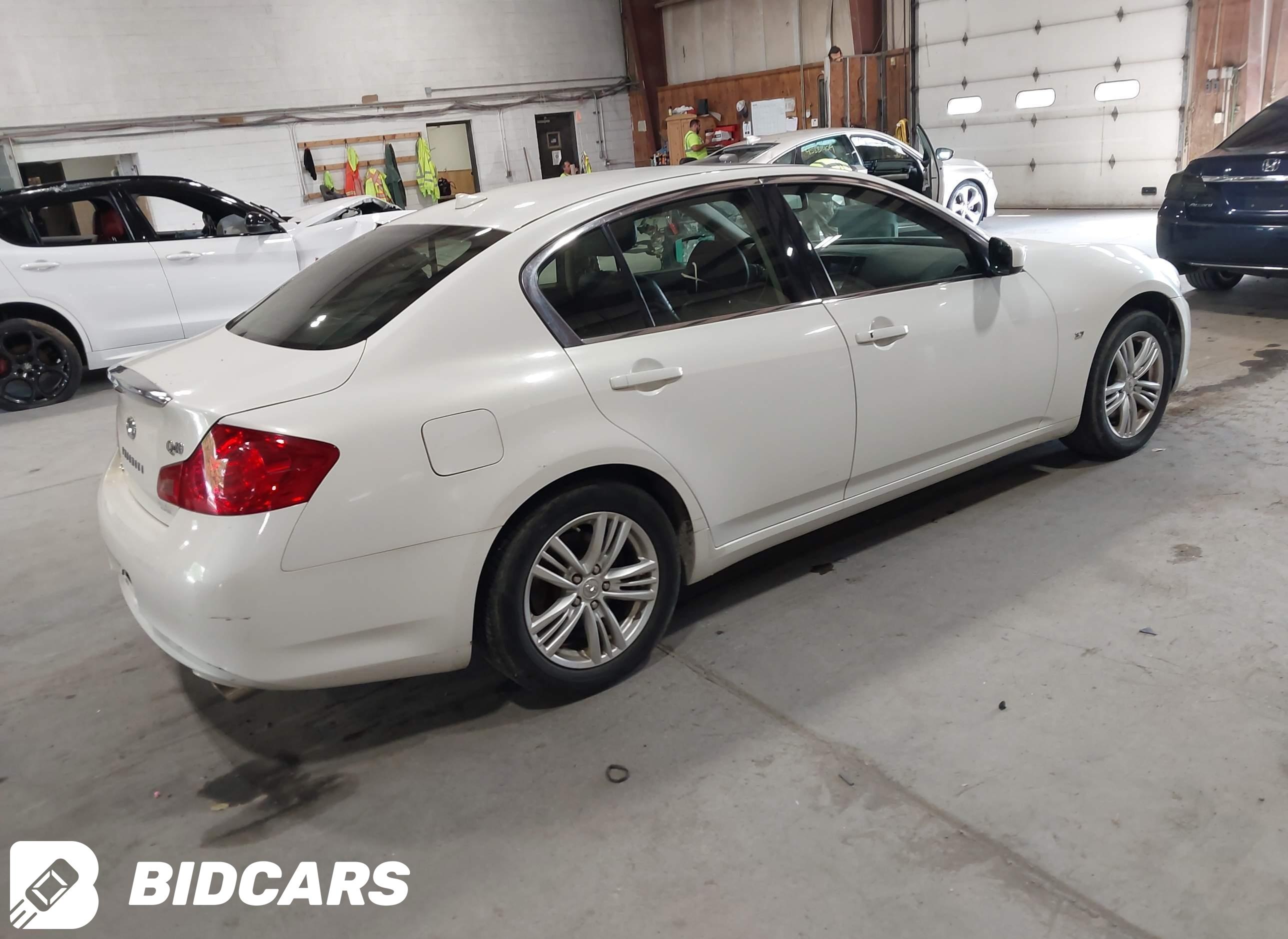 2015 Infiniti Q40
