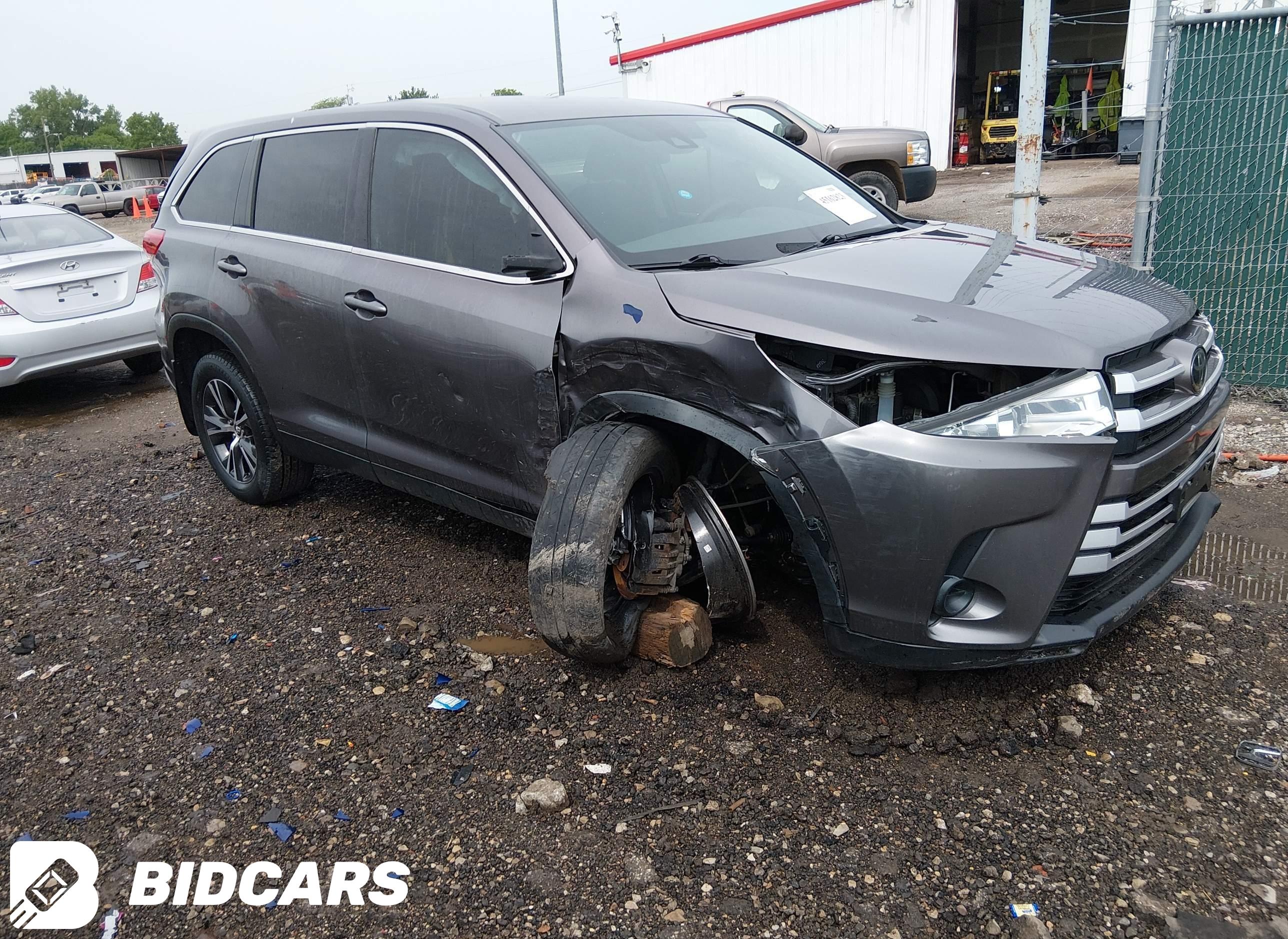 2019 Toyota Highlander, LE