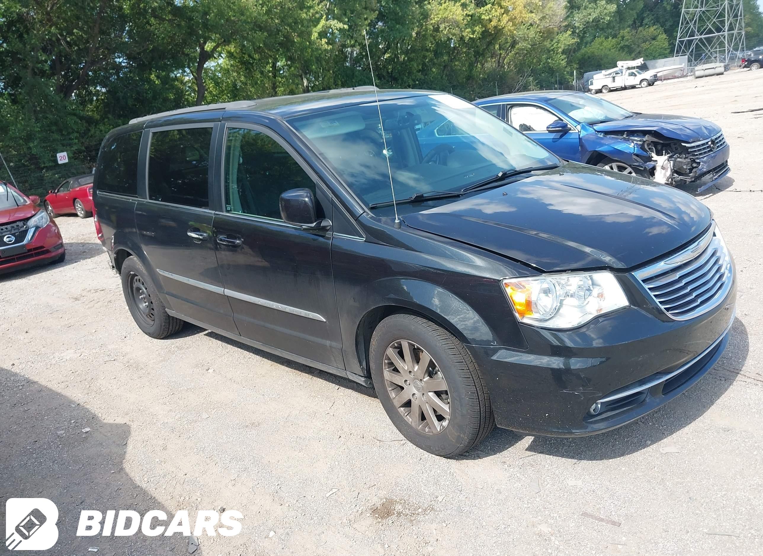 2016 Chrysler Town and Countr...