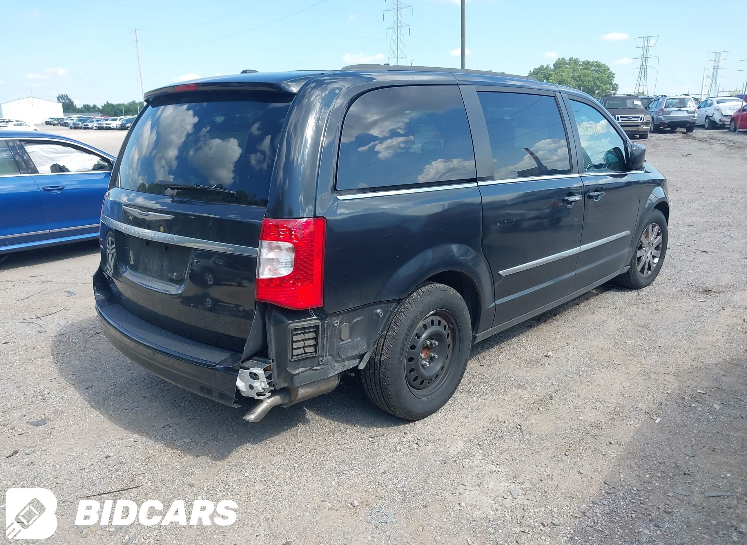 2016 Chrysler Town and Countr...