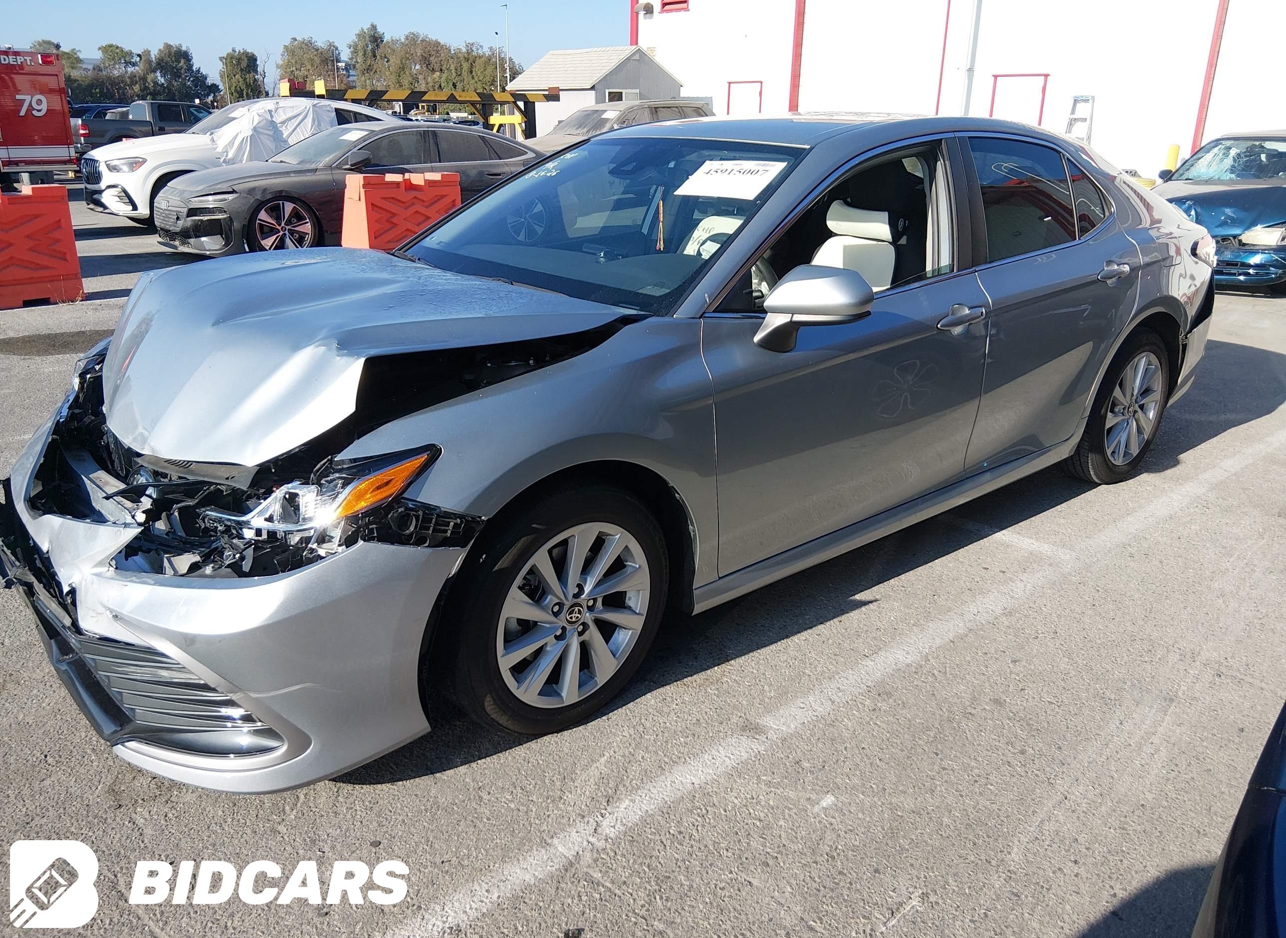 2023 Toyota Camry, LE