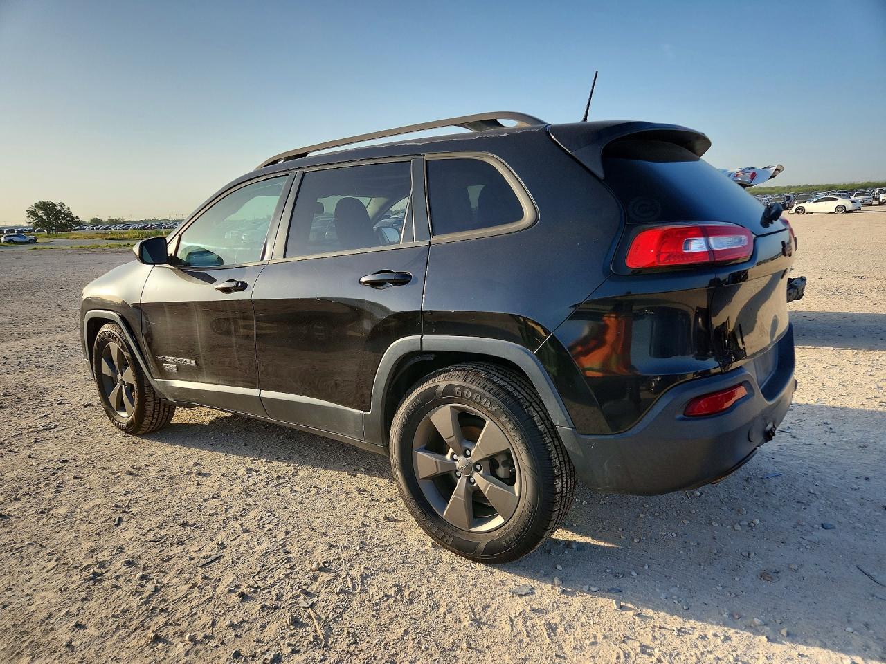 2016 Jeep Cherokee, Latitude