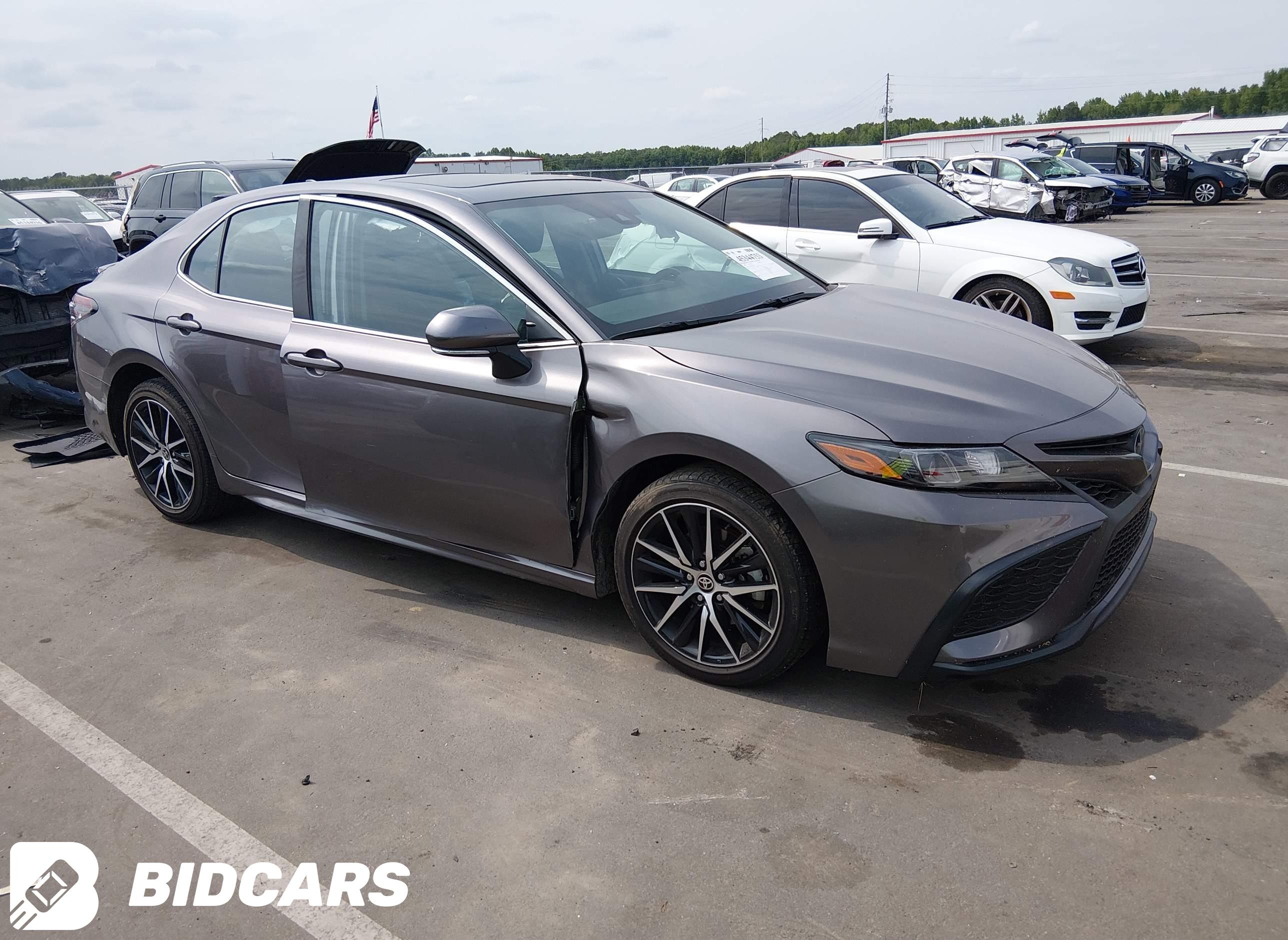 2024 Toyota Camry, SE