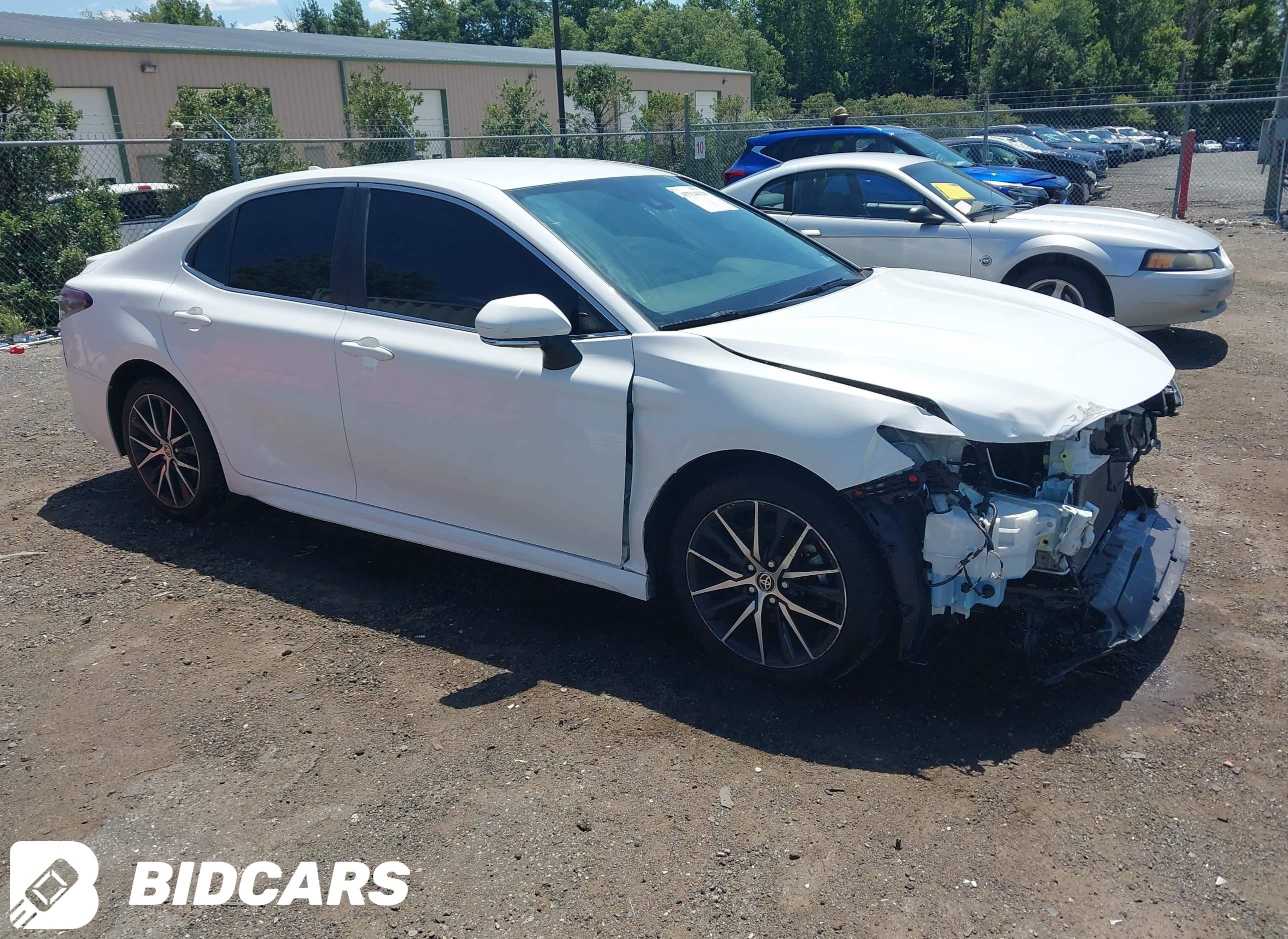 2023 Toyota Camry, SE