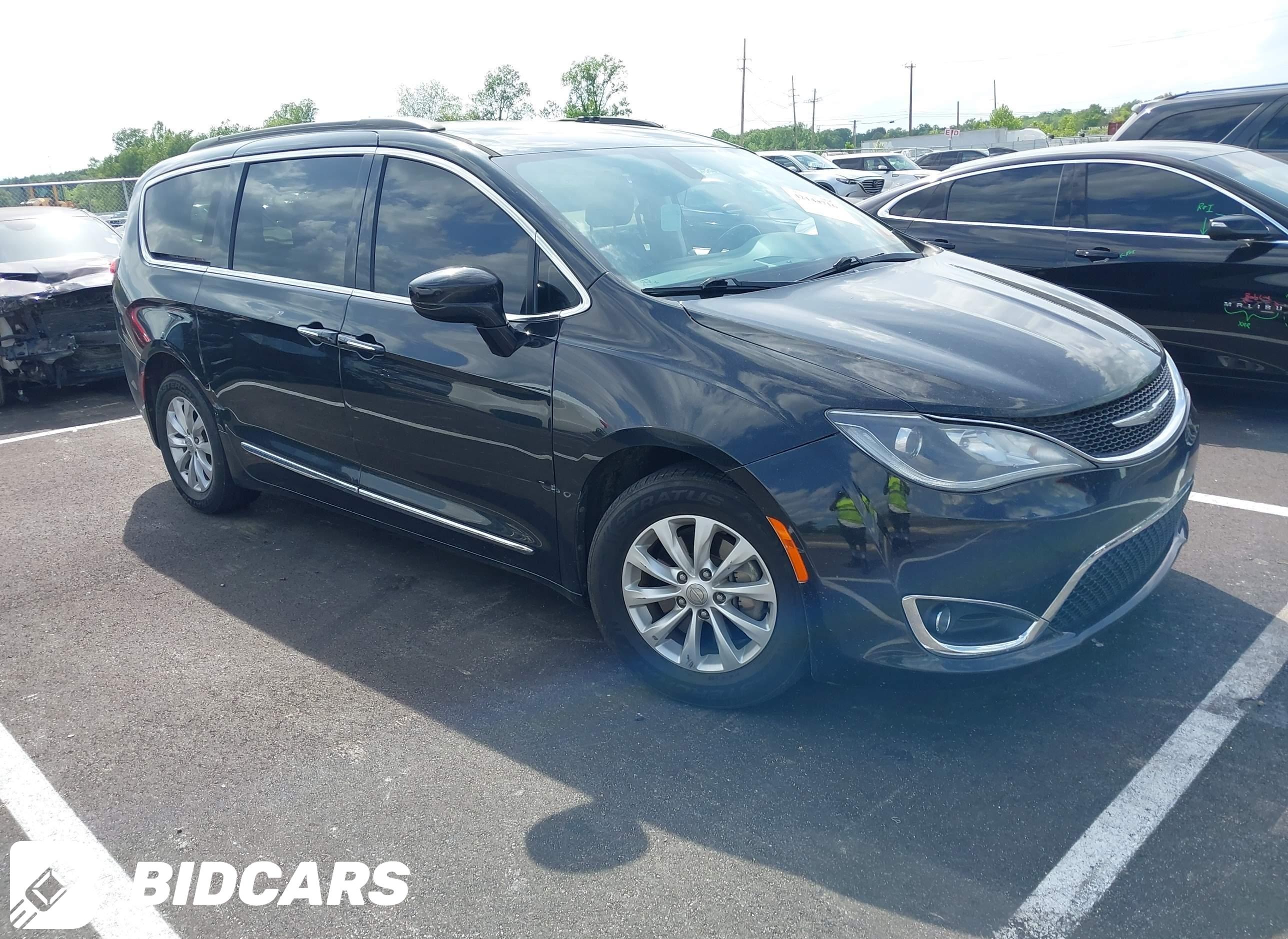 2017 Chrysler Pacifica, Touri...