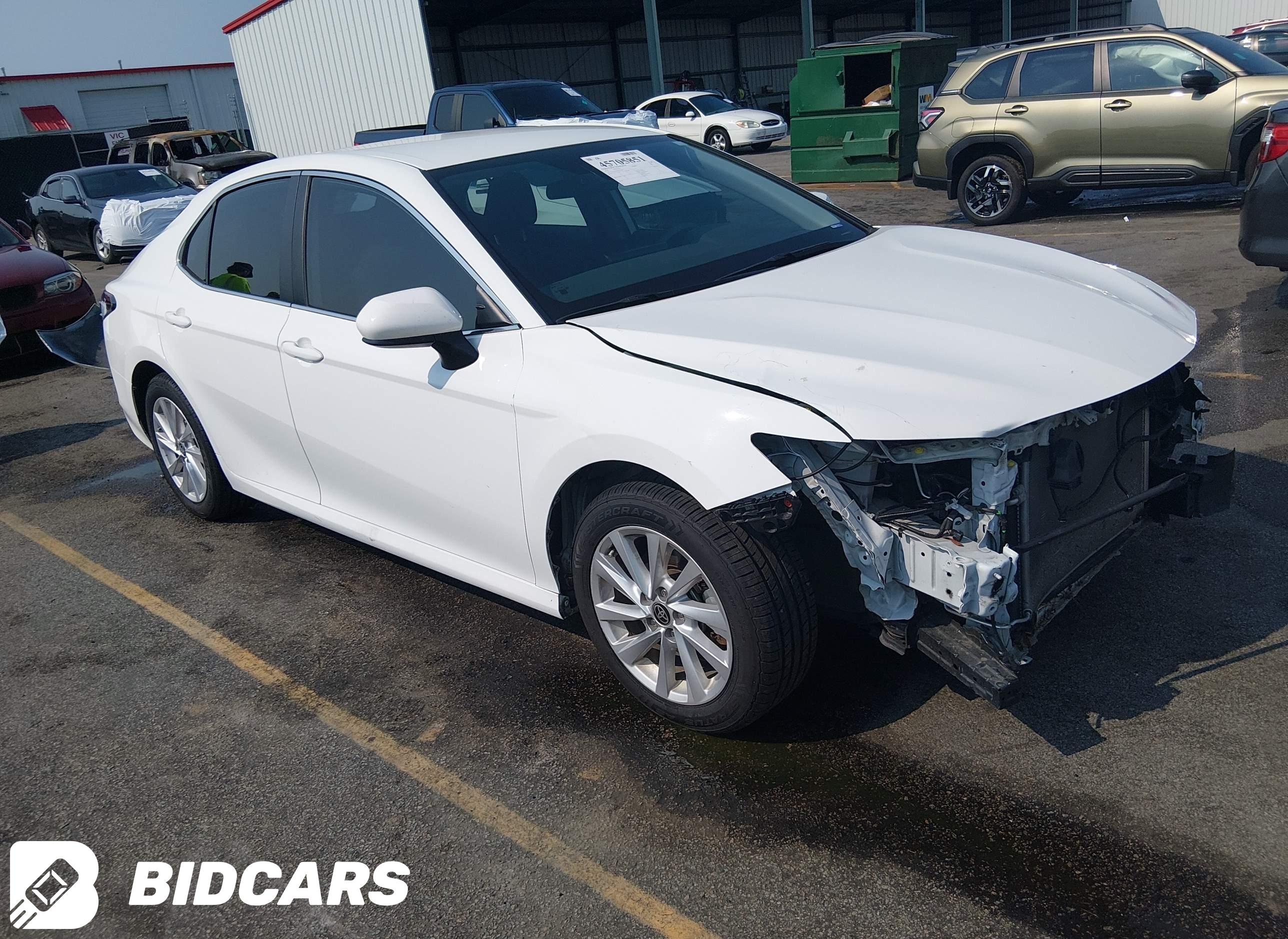 2024 Toyota Camry, LE