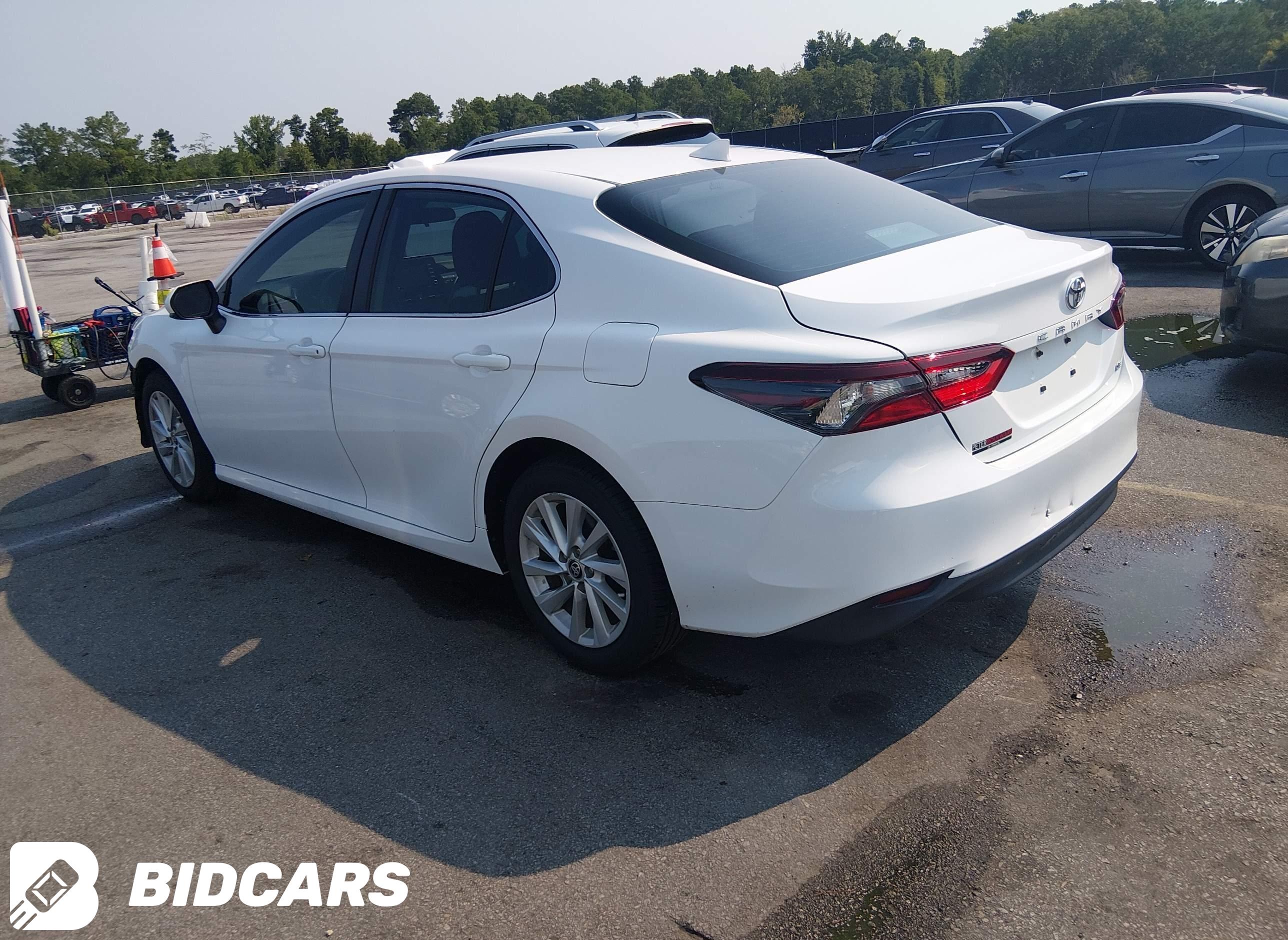 2024 Toyota Camry, LE