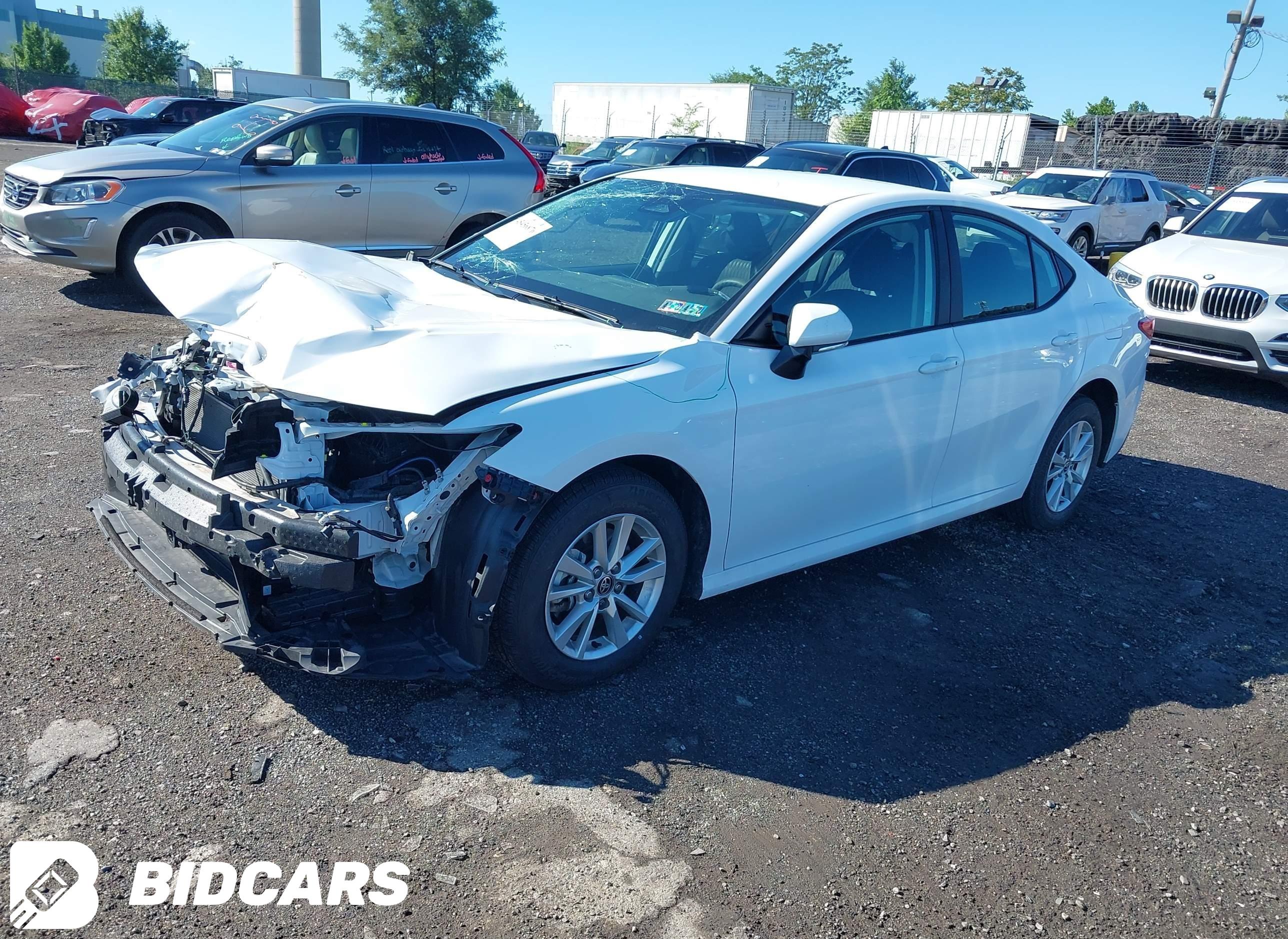 2025 Toyota Camry, LE