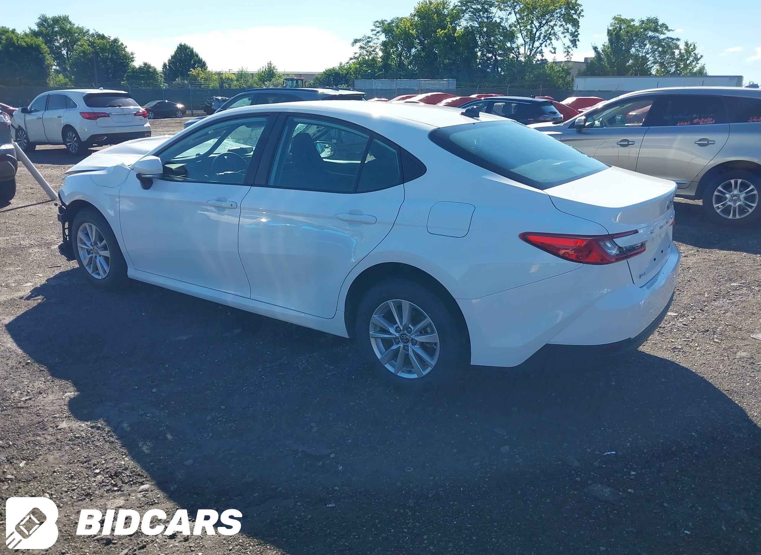 2025 Toyota Camry, LE