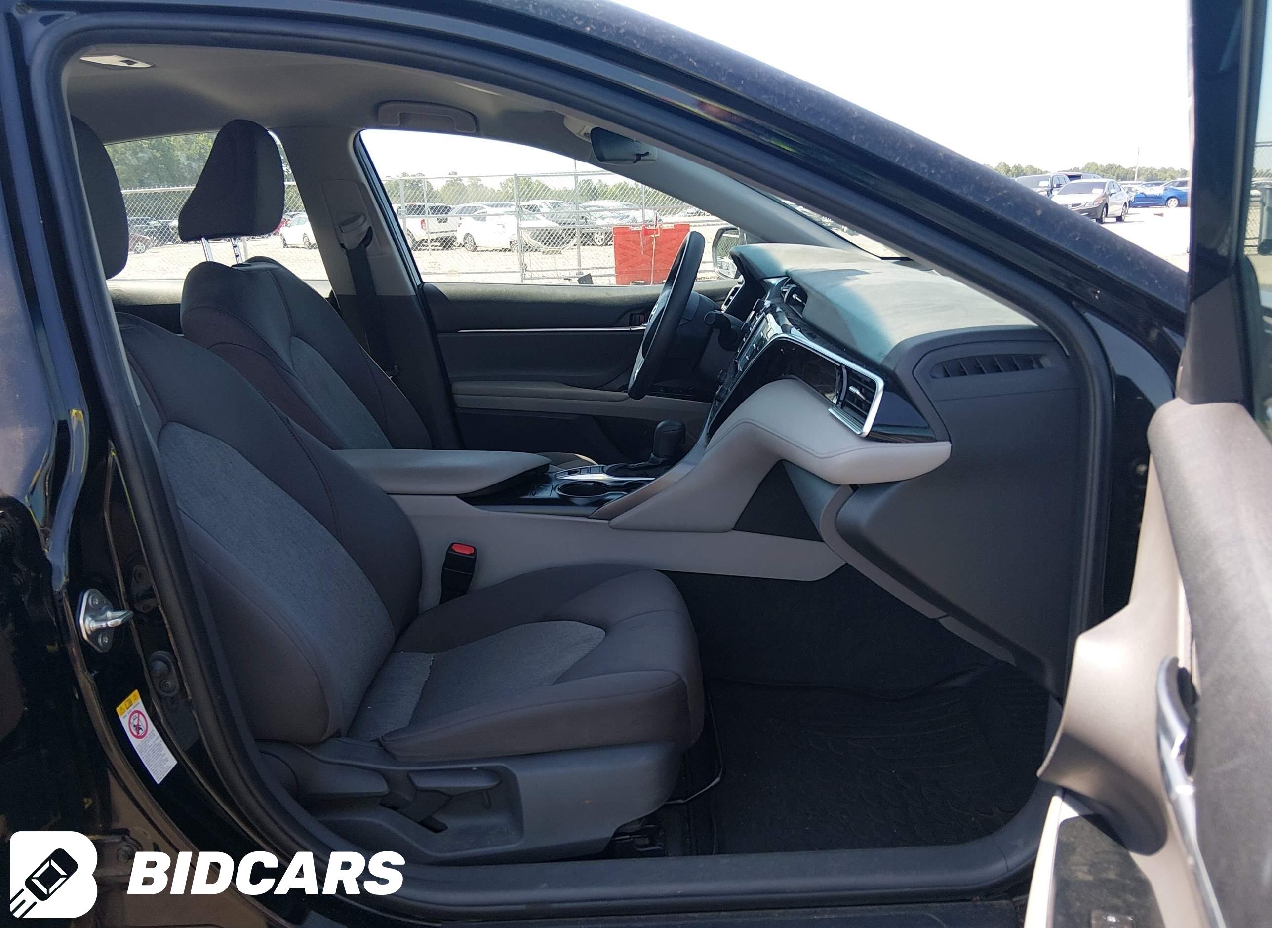 2018 Toyota Camry, Hybrid LE