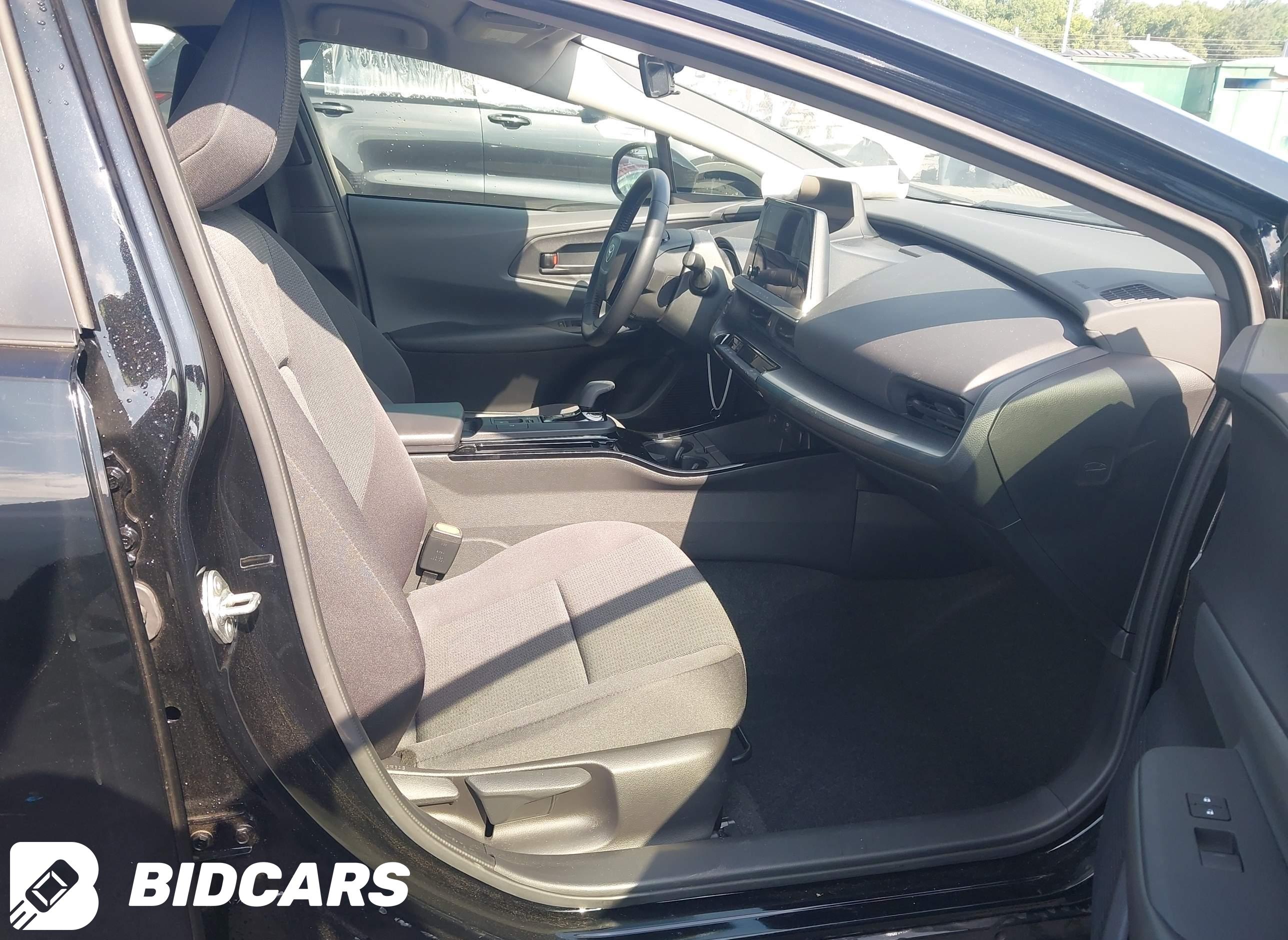 2023 Toyota Prius, LE