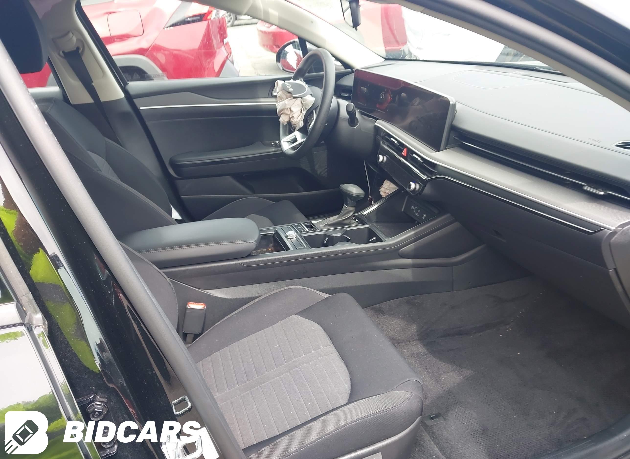 2025 KIA K5, Lxs