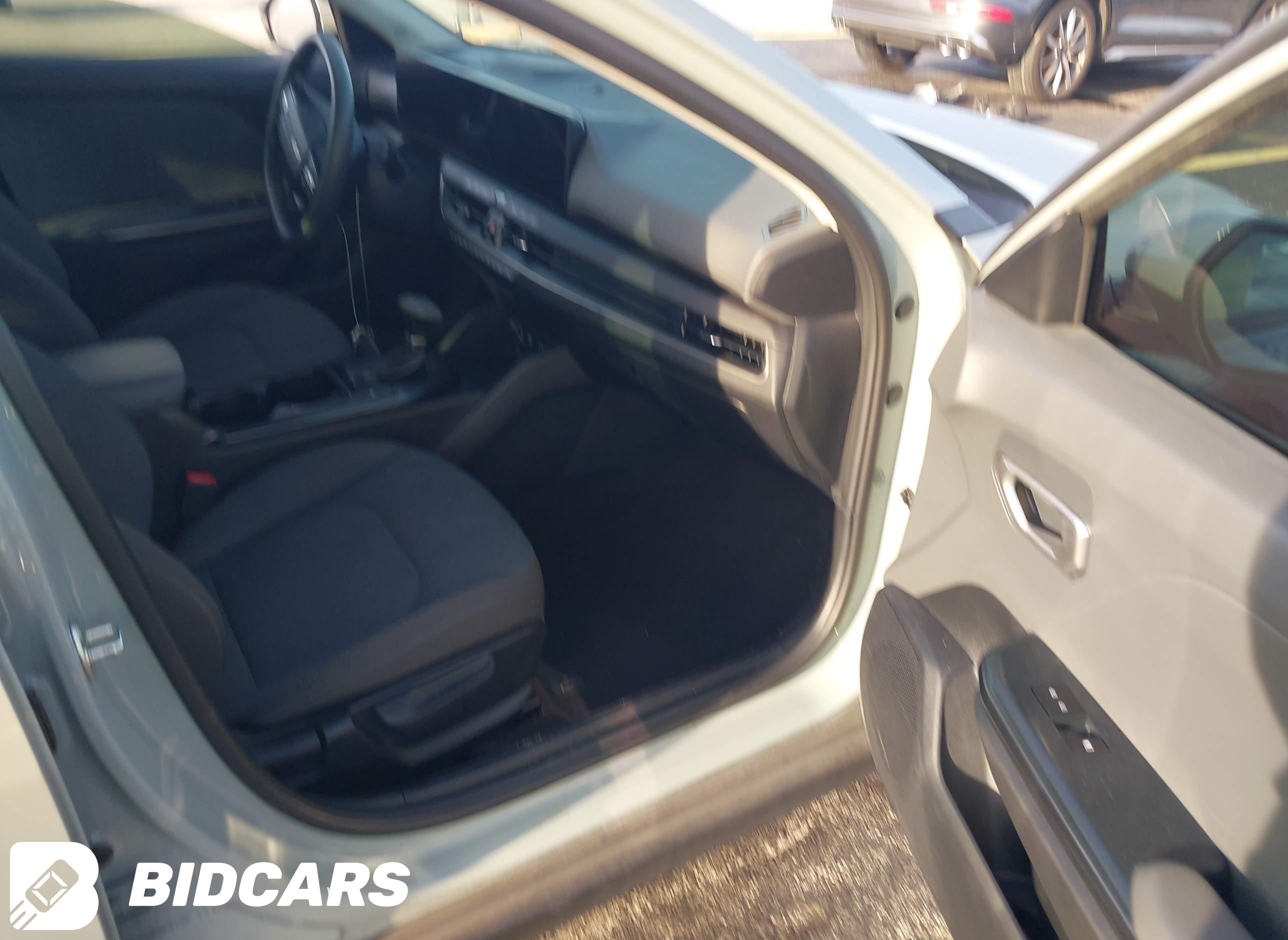 2025 KIA K4, Lxs