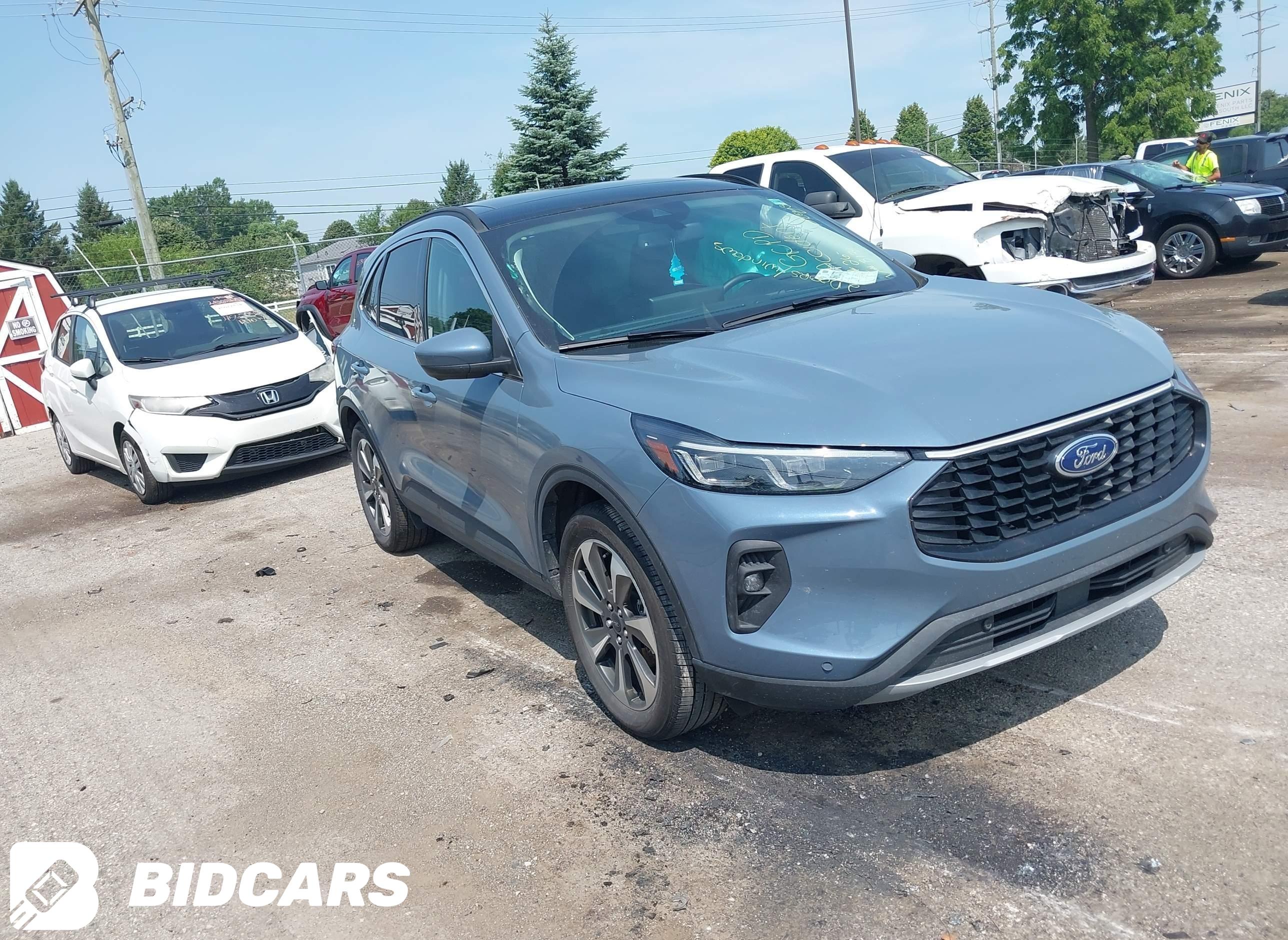 2025 Ford Escape, Platinum