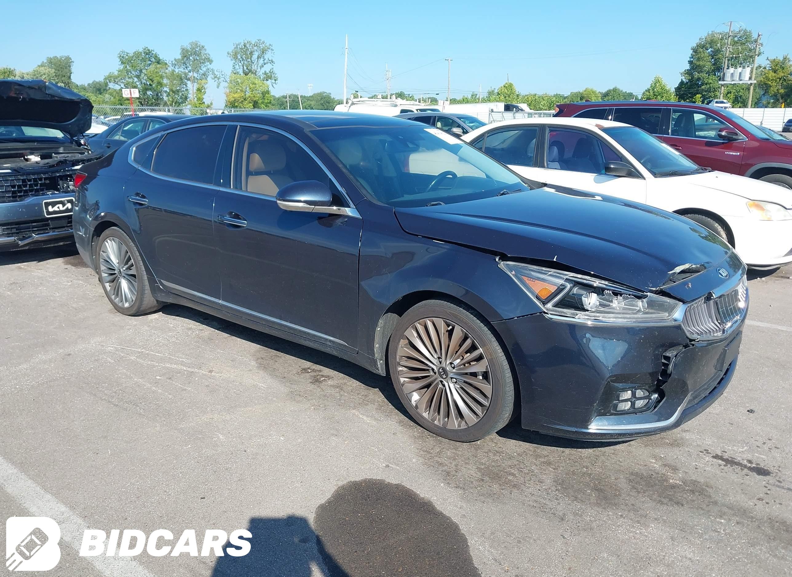 2017 KIA Cadenza, Limited