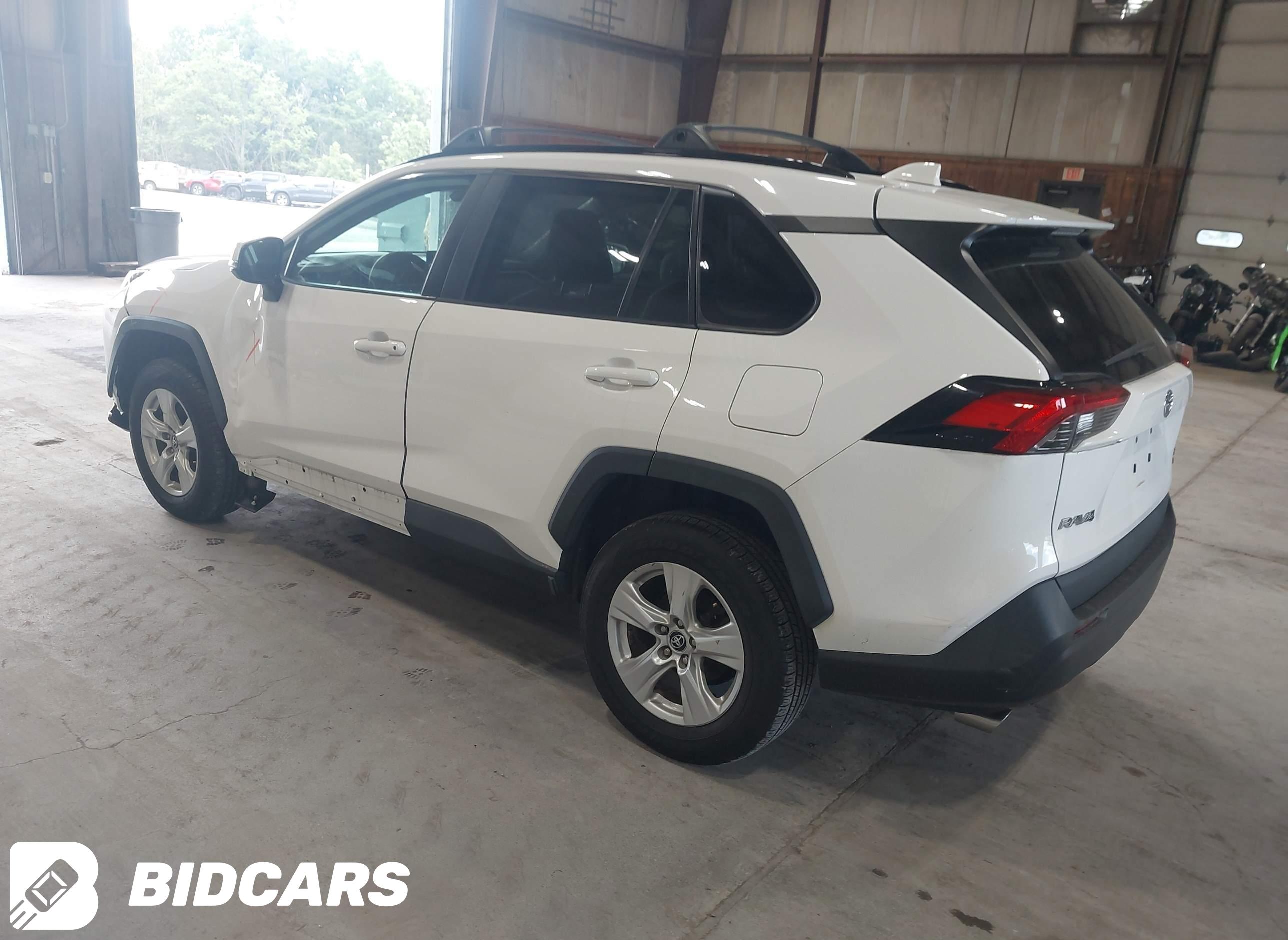 2020 Toyota RAV4, Xle