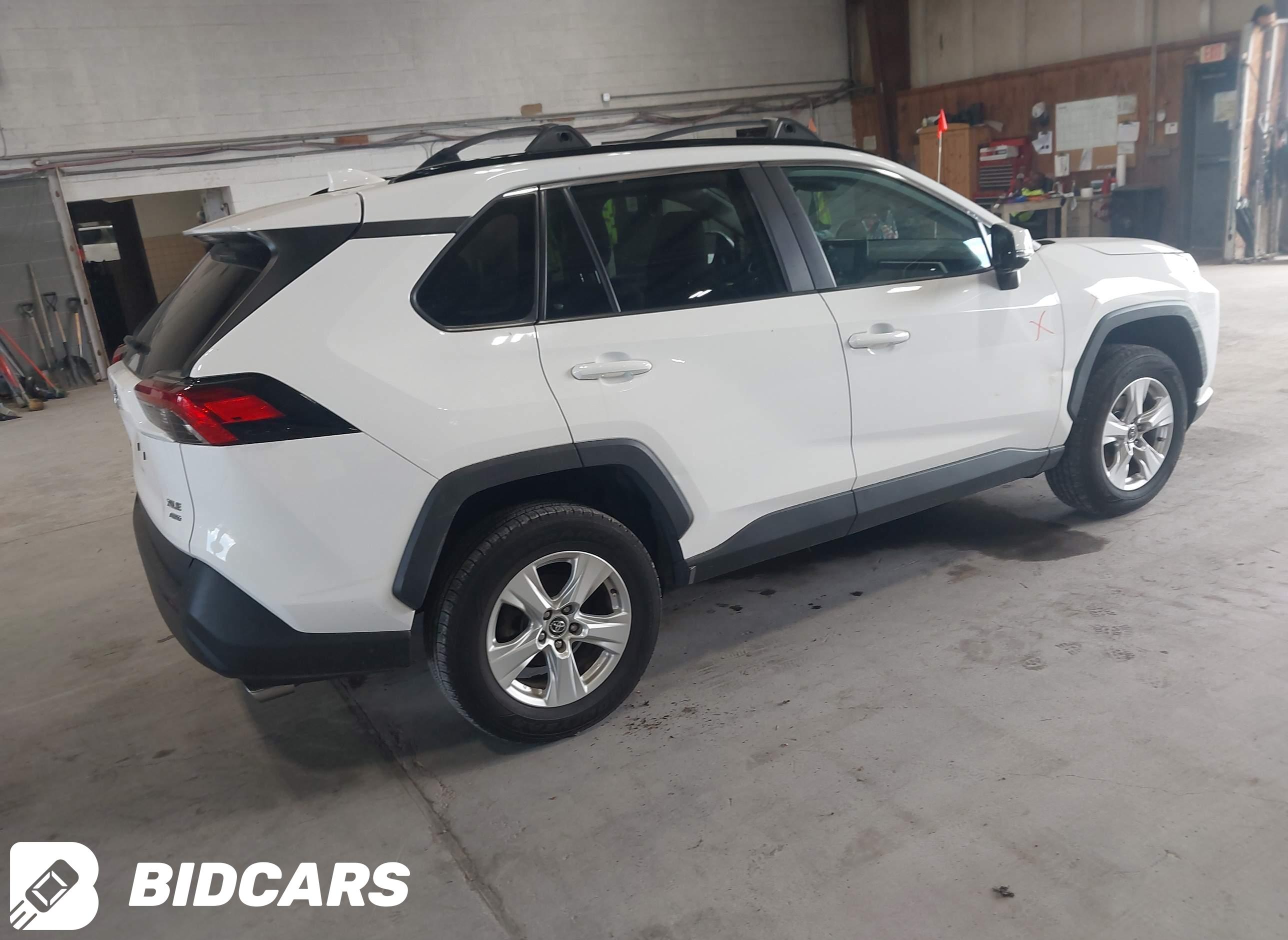 2020 Toyota RAV4, Xle