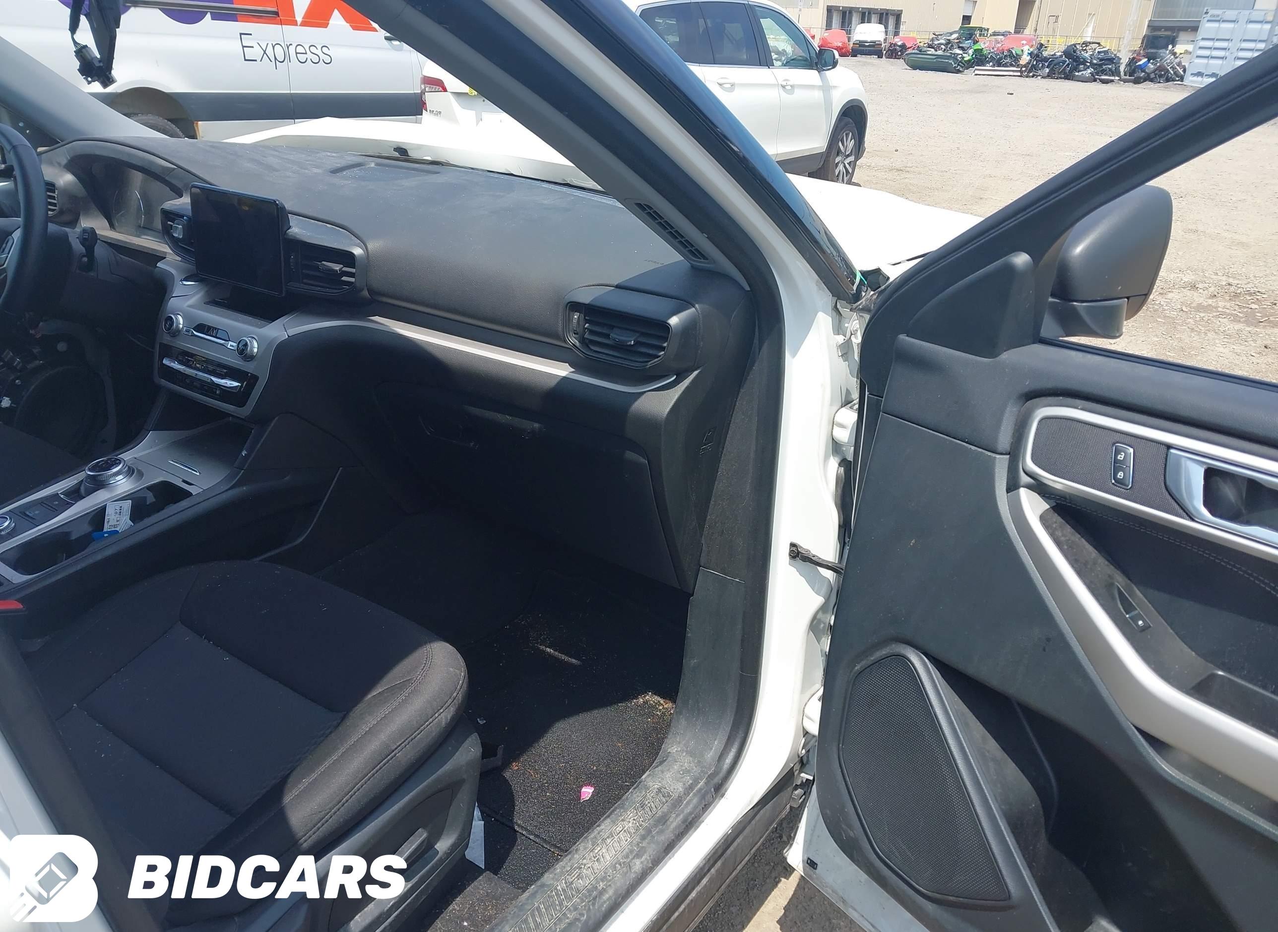 2022 Ford Explorer, Xlt
