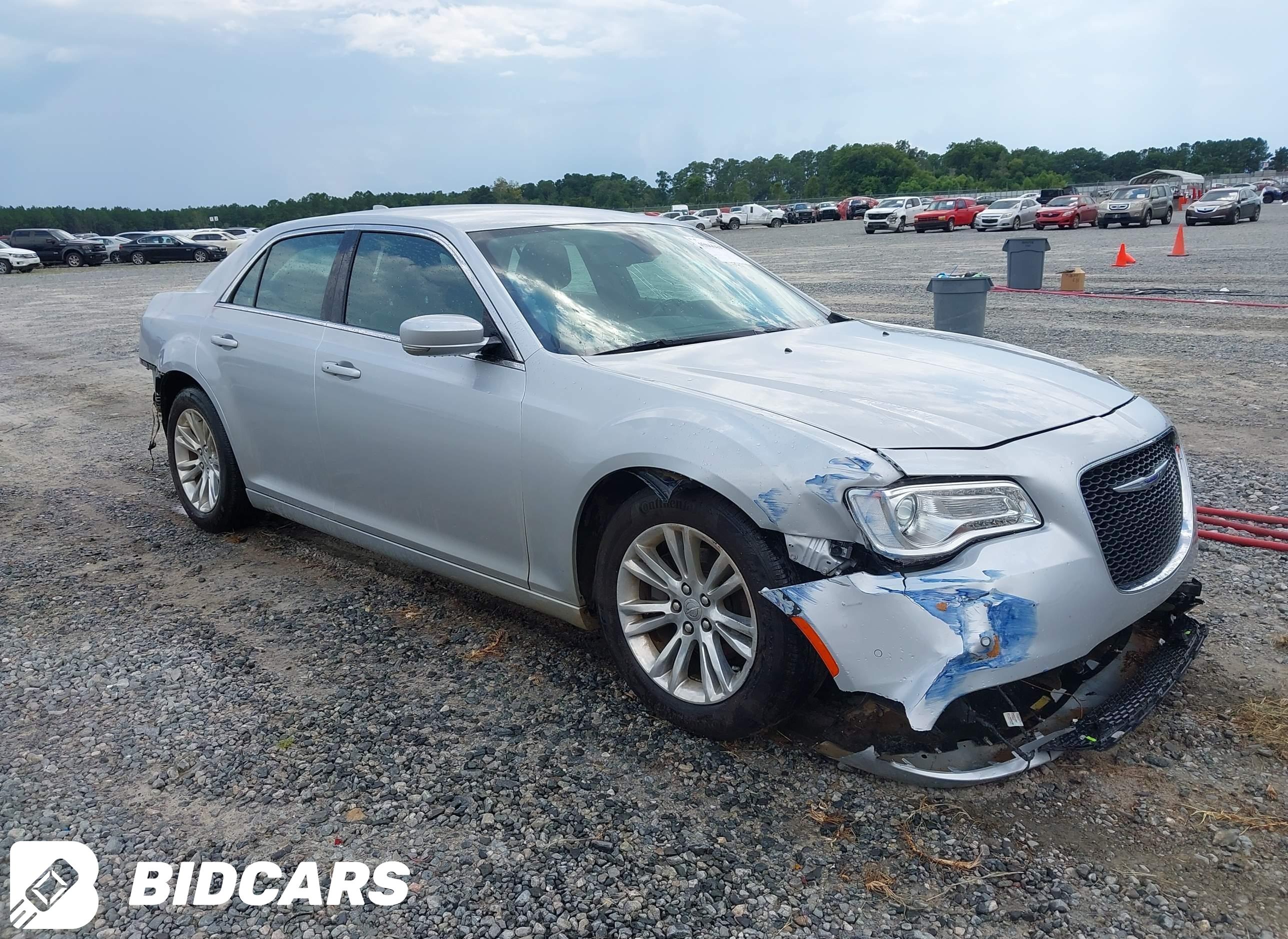 2019 Chrysler 300, Touring