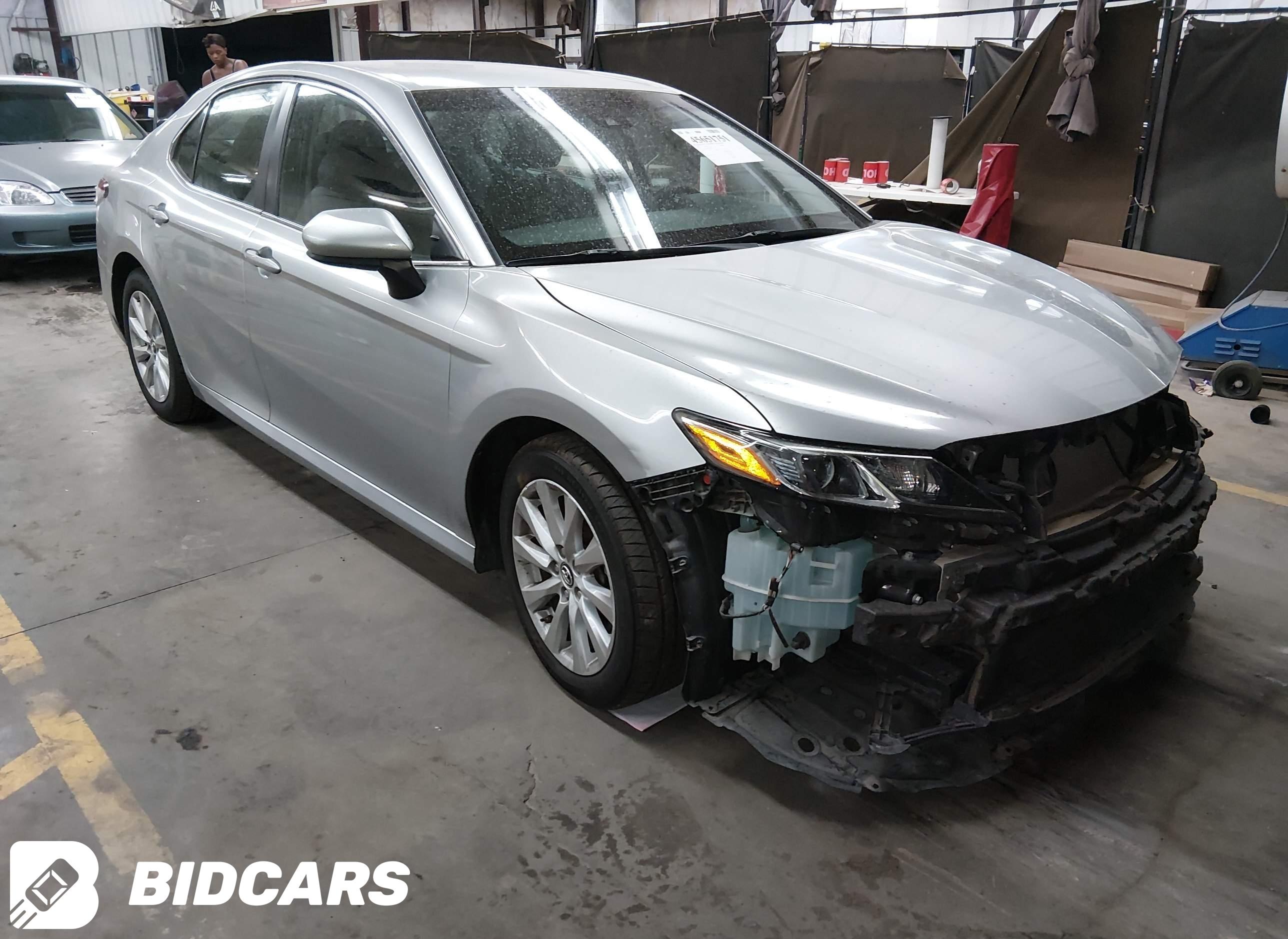 2018 Toyota Camry, LE