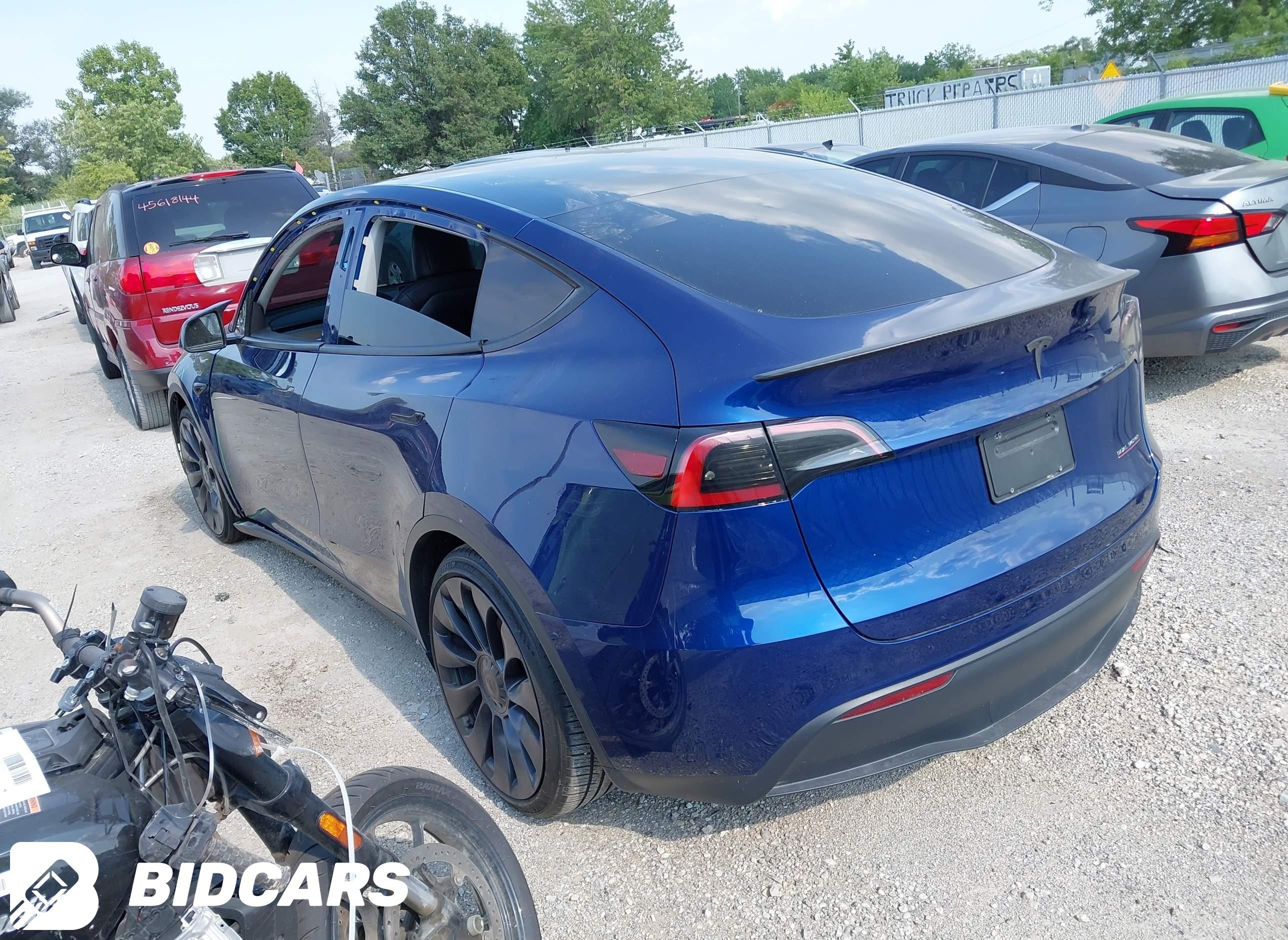 2023 Tesla Model Y, Performan...