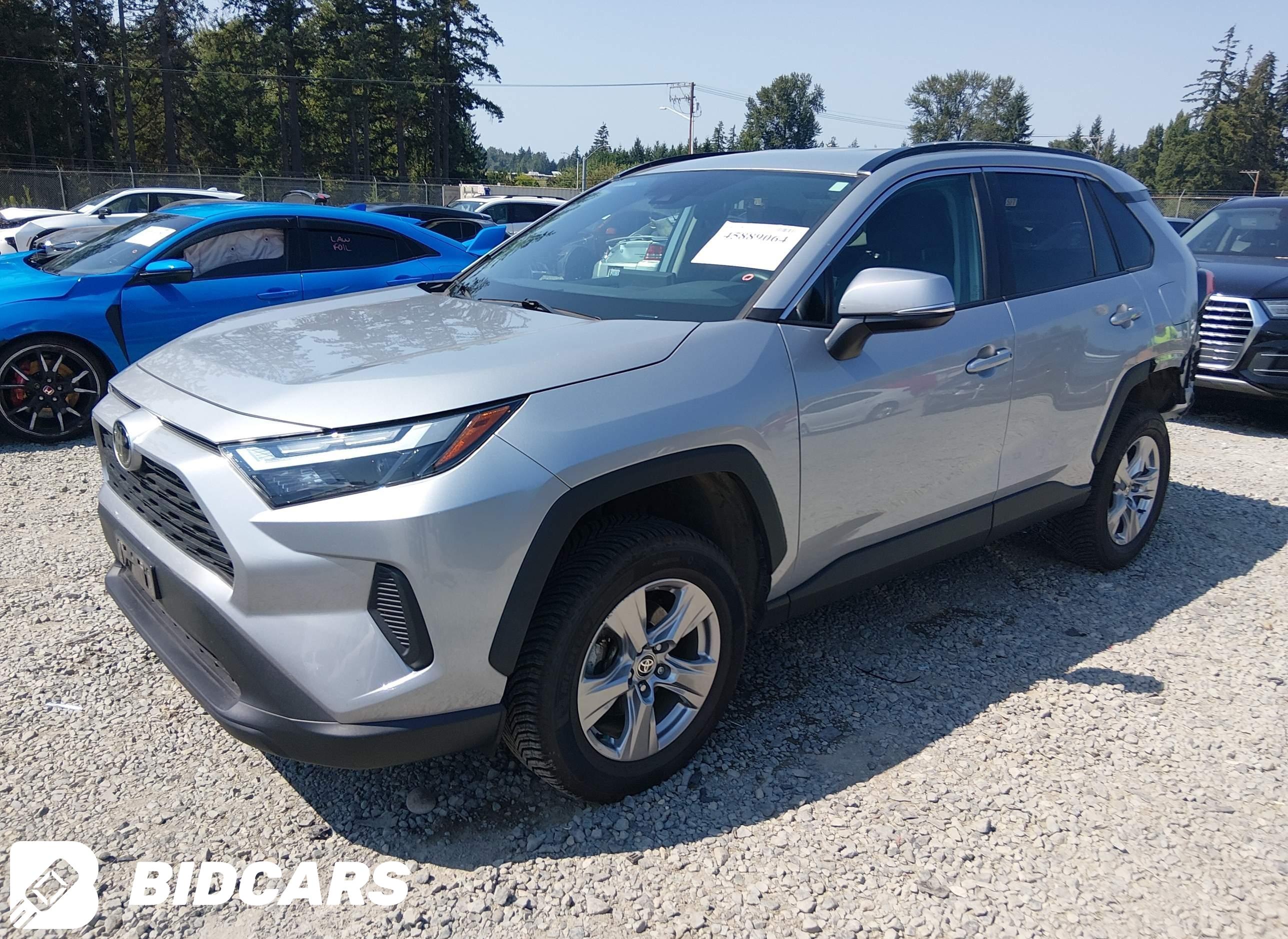 2022 Toyota RAV4, Xle
