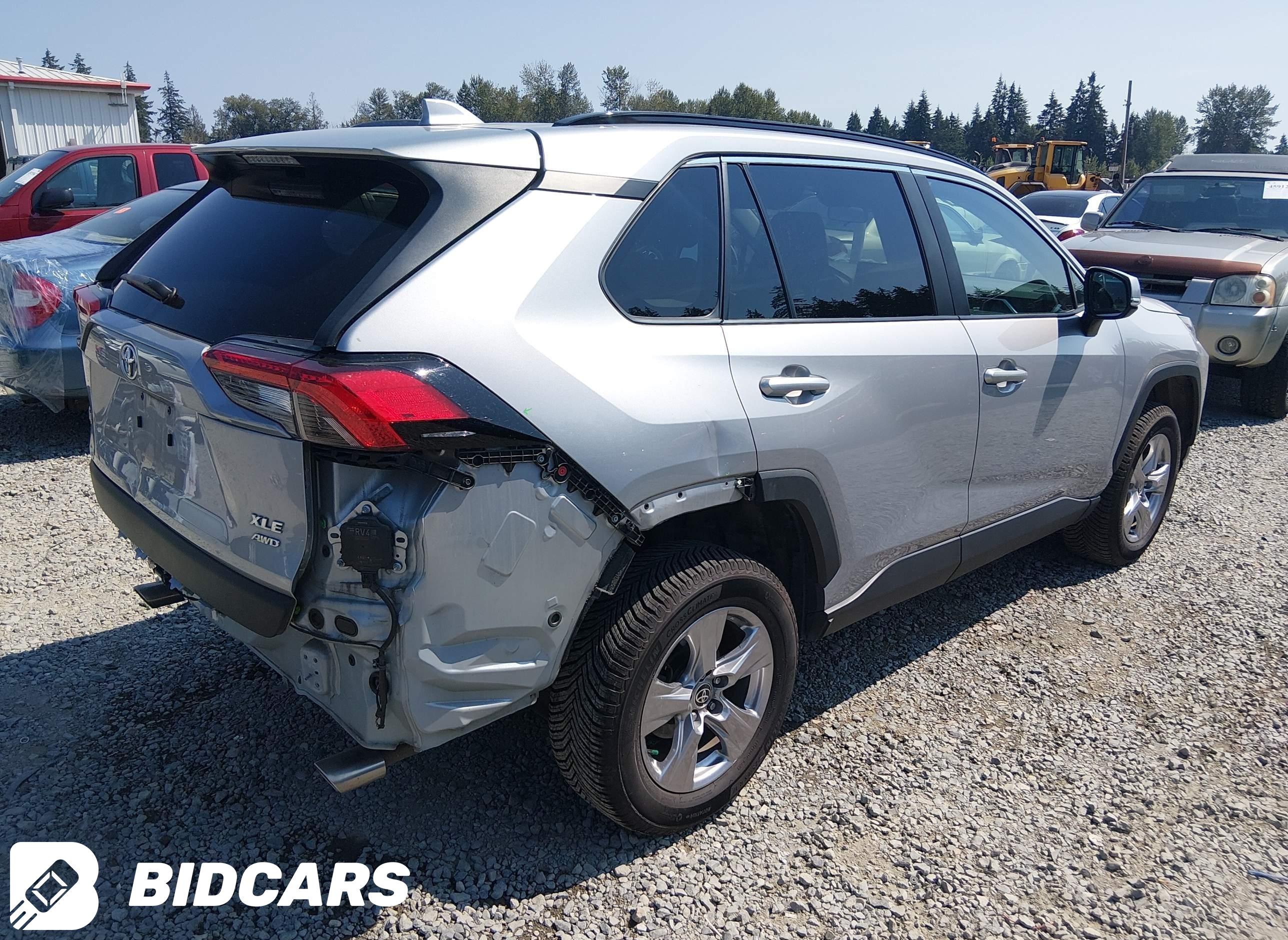 2022 Toyota RAV4, Xle