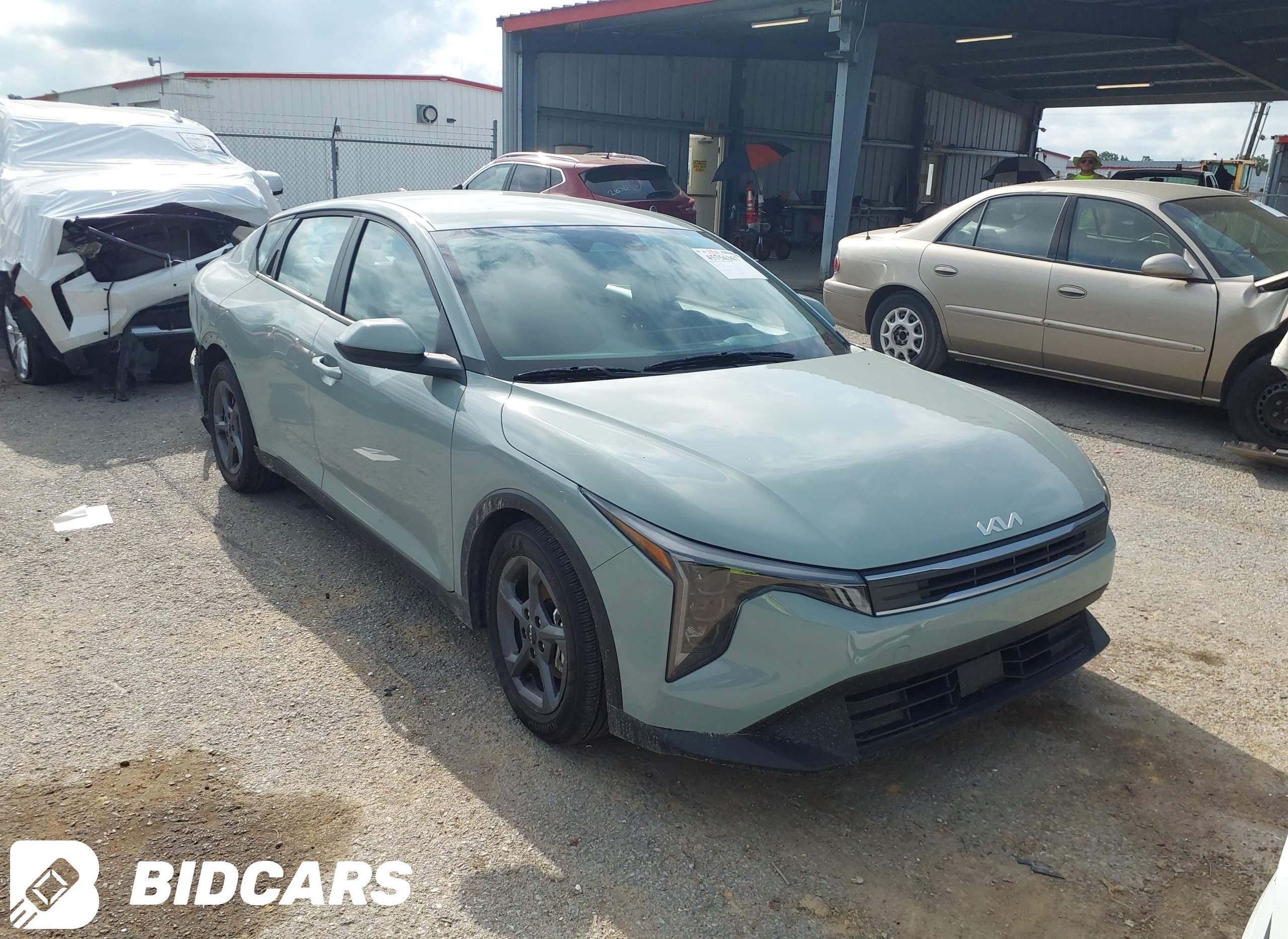 2025 KIA K4, Lxs