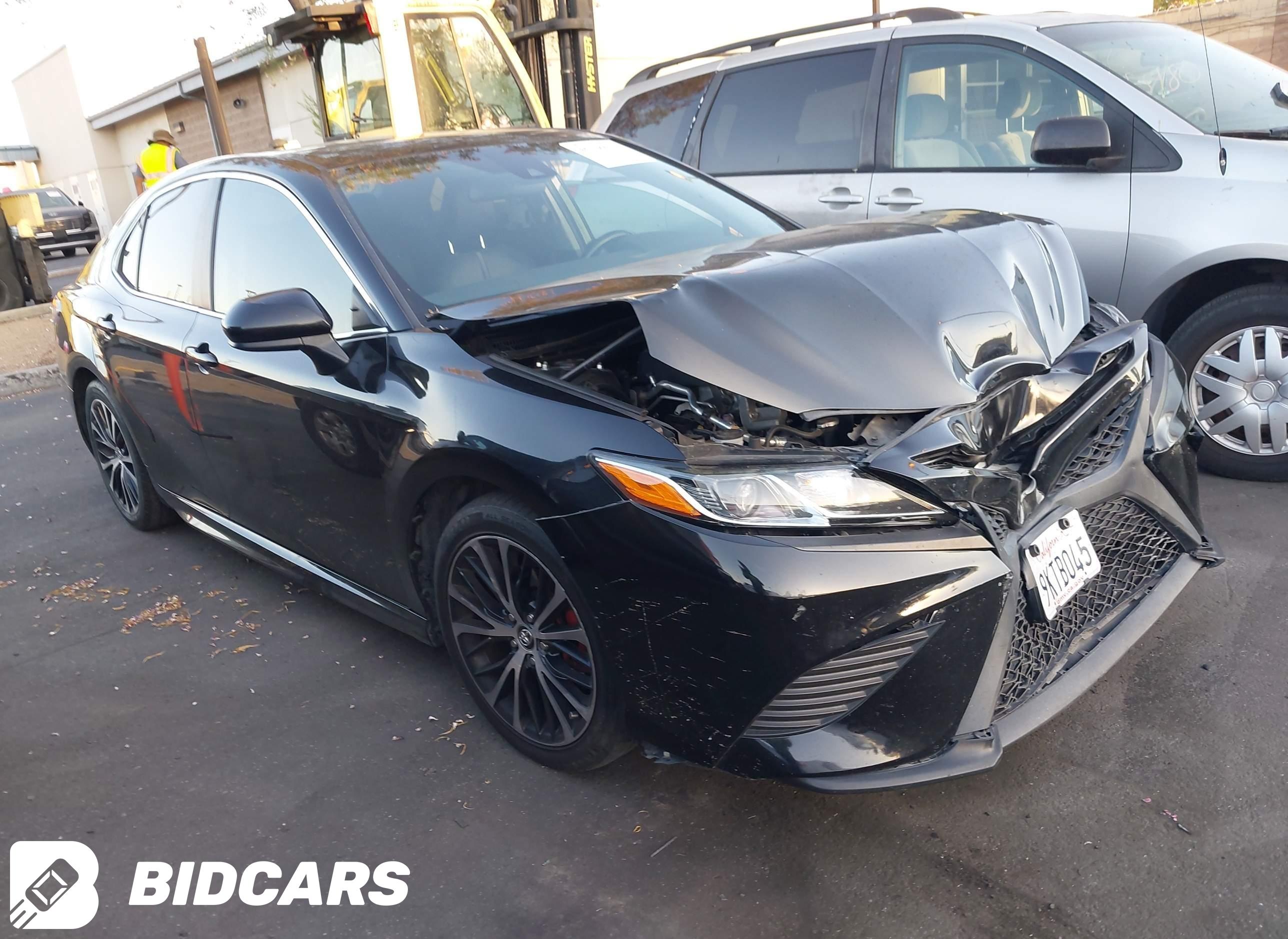 2020 Toyota Camry, SE