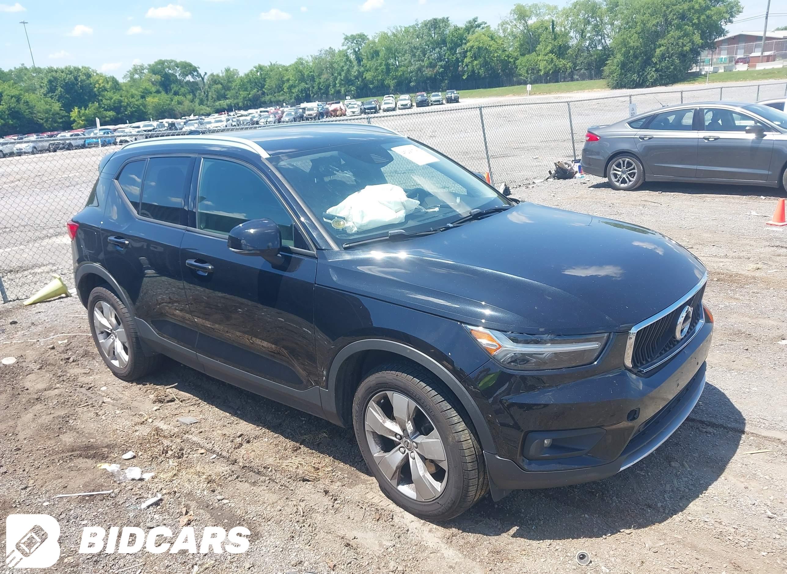2021 Volvo XC40, T4 Momentum