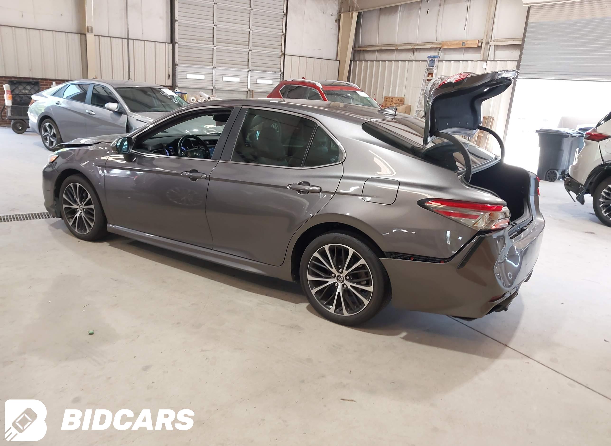 2019 Toyota Camry, SE